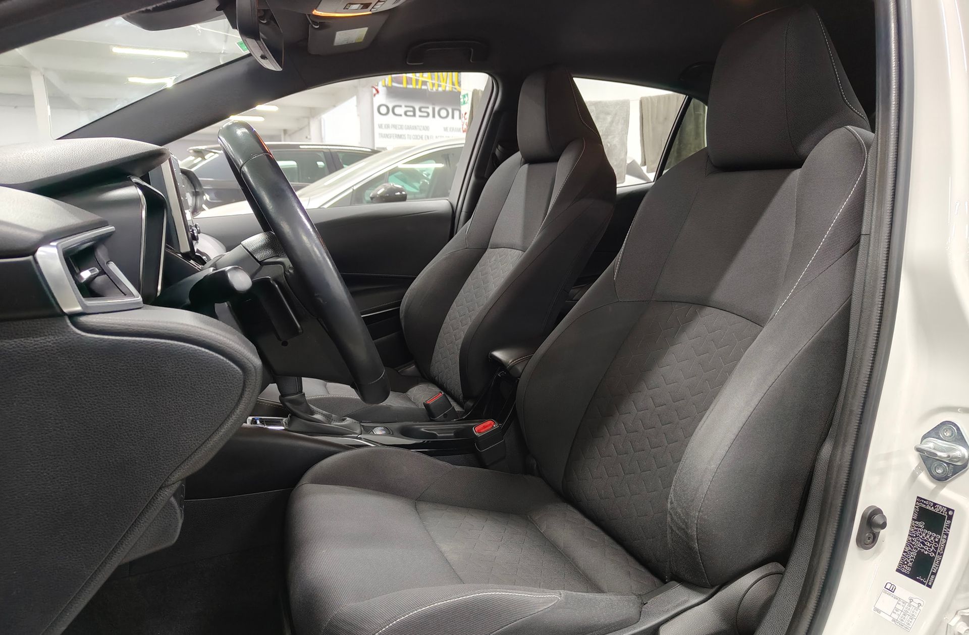 Toyota Corolla 180H Feel! E-CVT - foto 11
