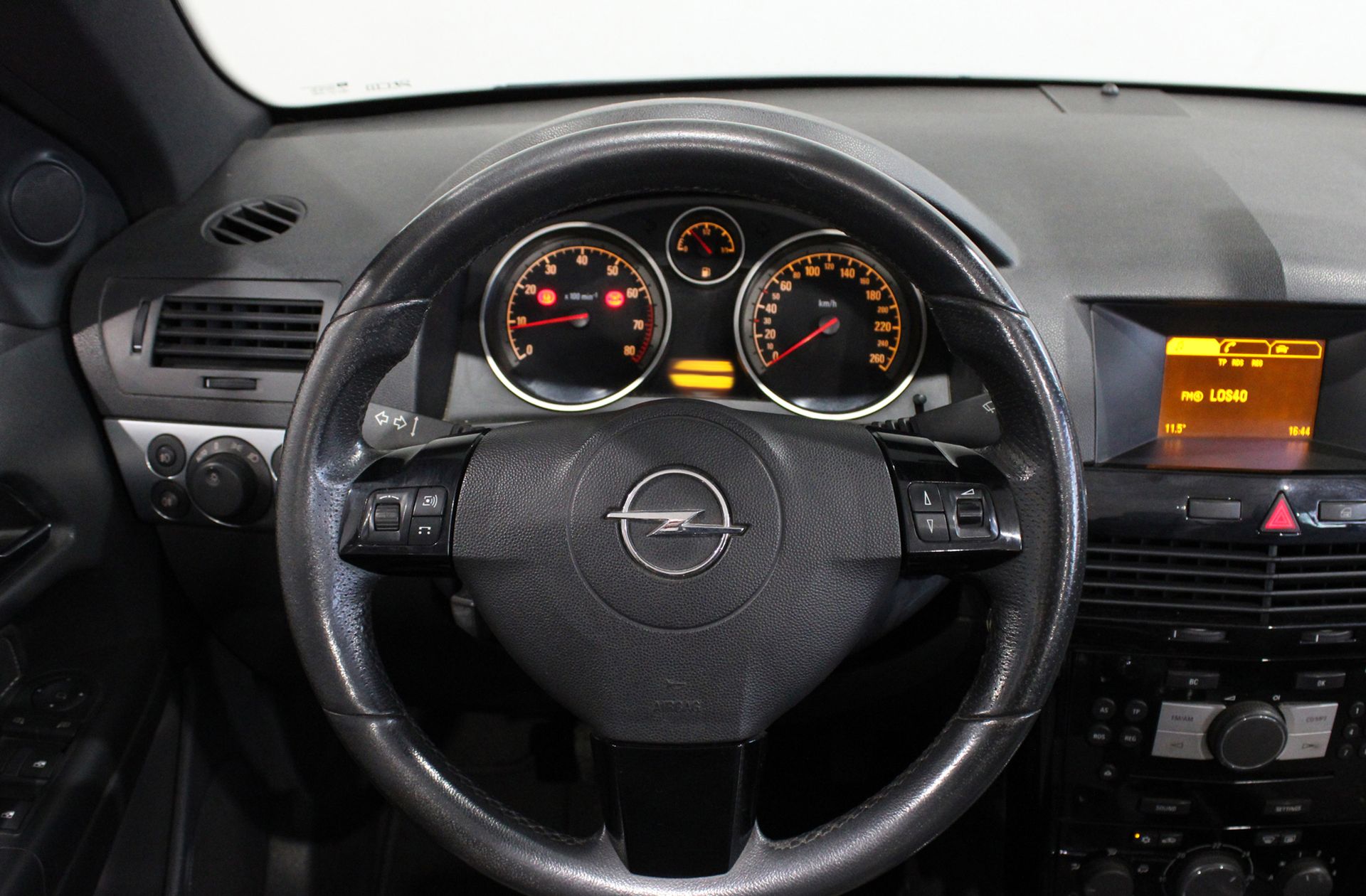 Opel Astra 1.8 Twin Top Cosmo - foto 18
