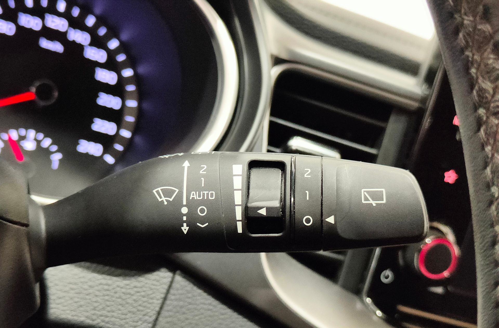 Kia Ceed 1.6 MHEV iMT Drive - foto 24