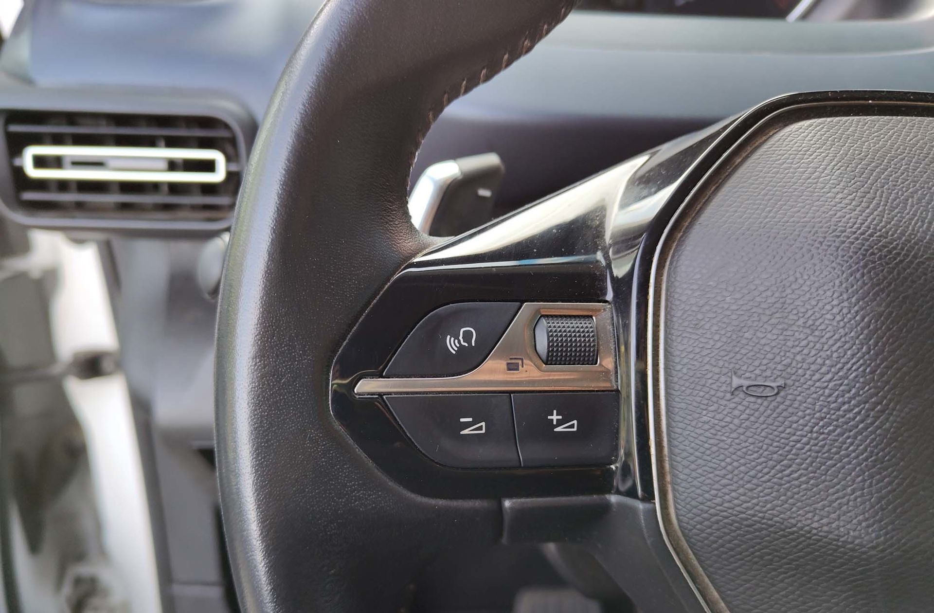 Peugeot Rifter Allure Standard PureTech EAT8 - foto 23