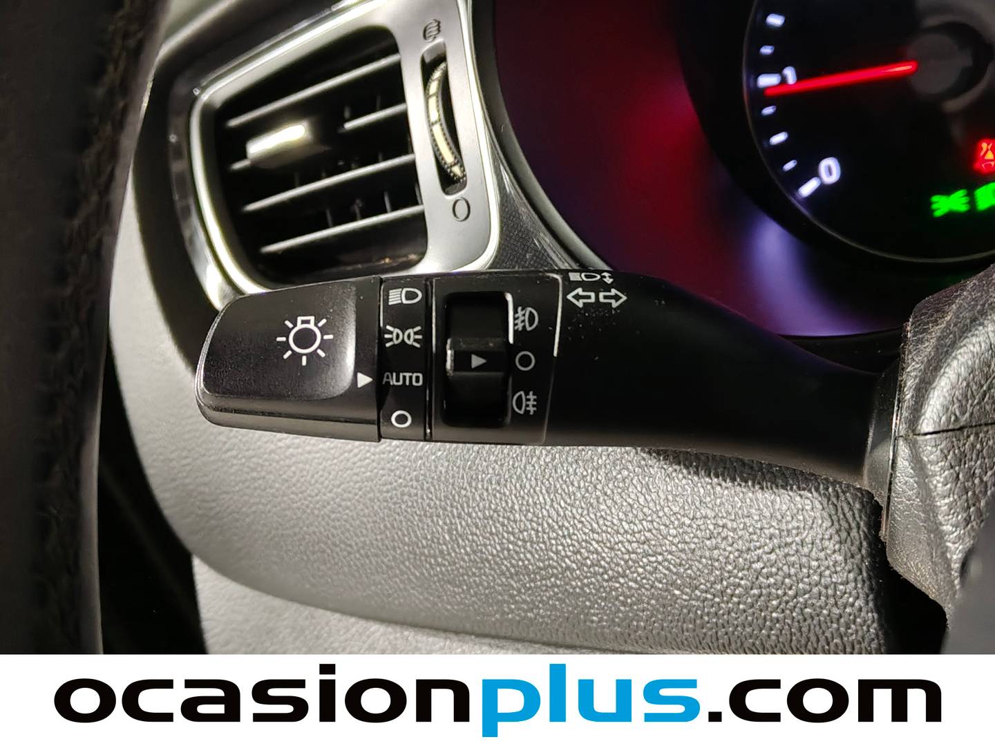 Equipamiento del KIA Carens KIA Carens 1.7 CRDi VGT Drive  (136 CV)