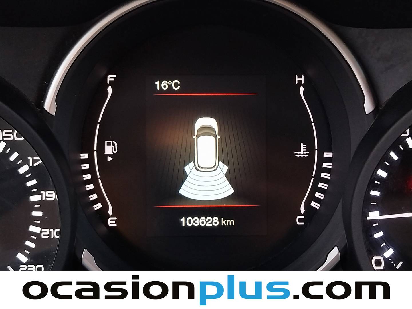 Equipamiento del Fiat 500L Fiat 500L 1.4 16v Cross (95 CV)