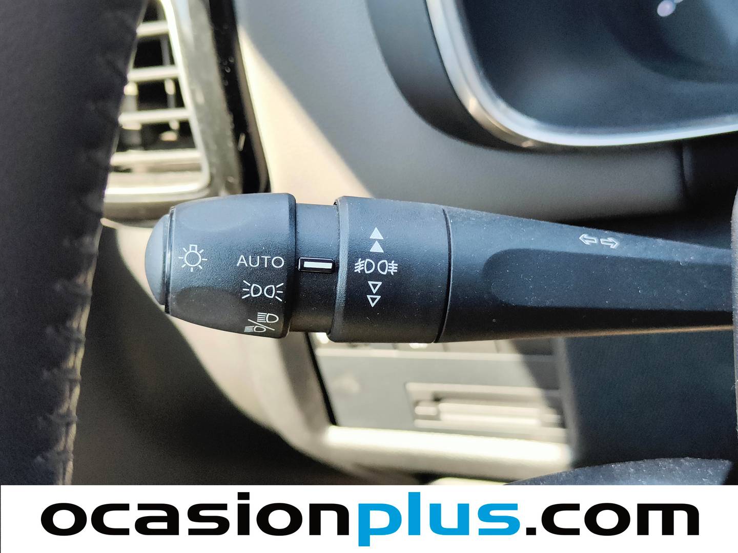Equipamiento del Citroën C5 Aircross Citroën C5 Aircross BlueHdi 130 S&S Live (131 CV)