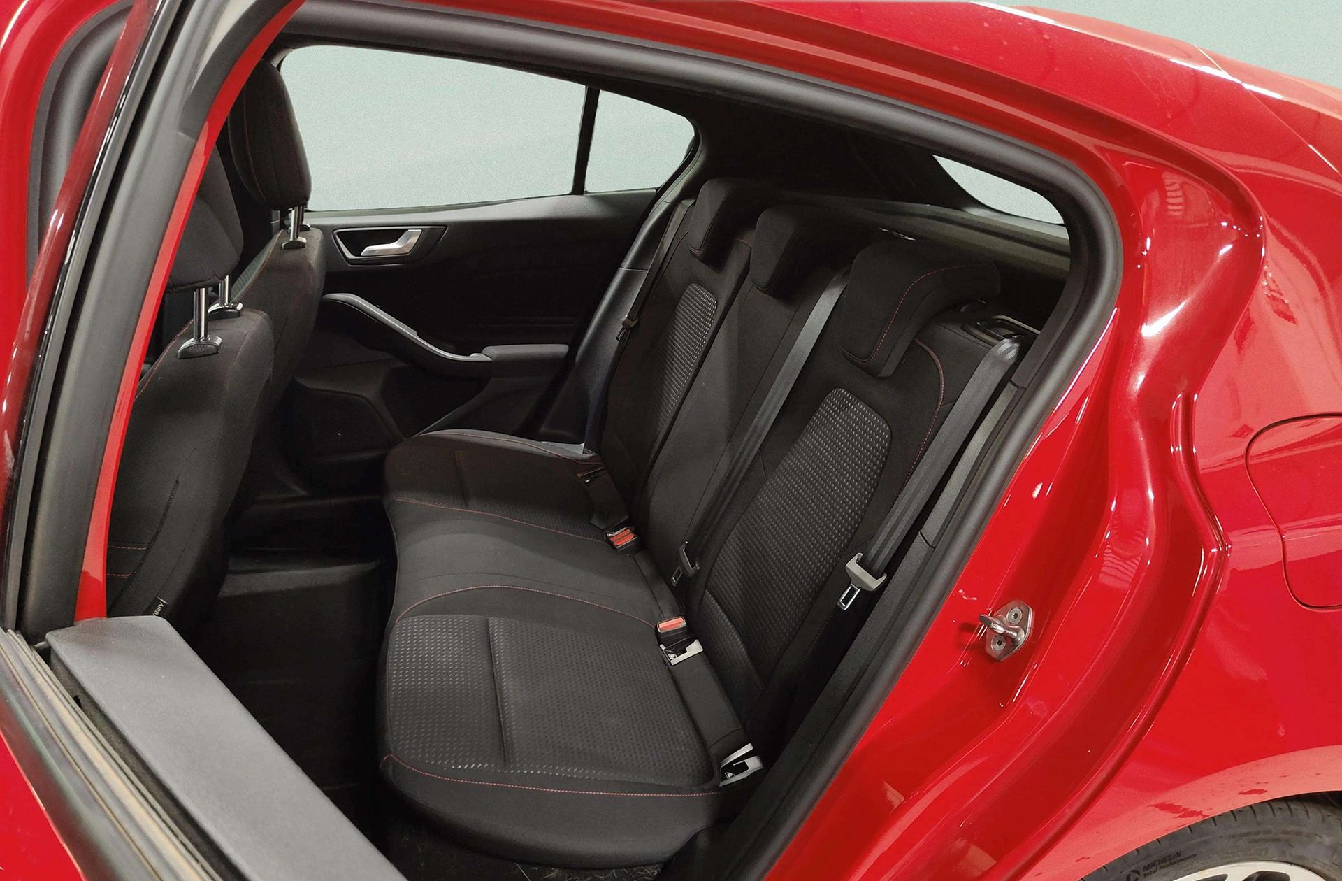 Ford Focus 1.0 EcoBoost ST-Line - foto 13