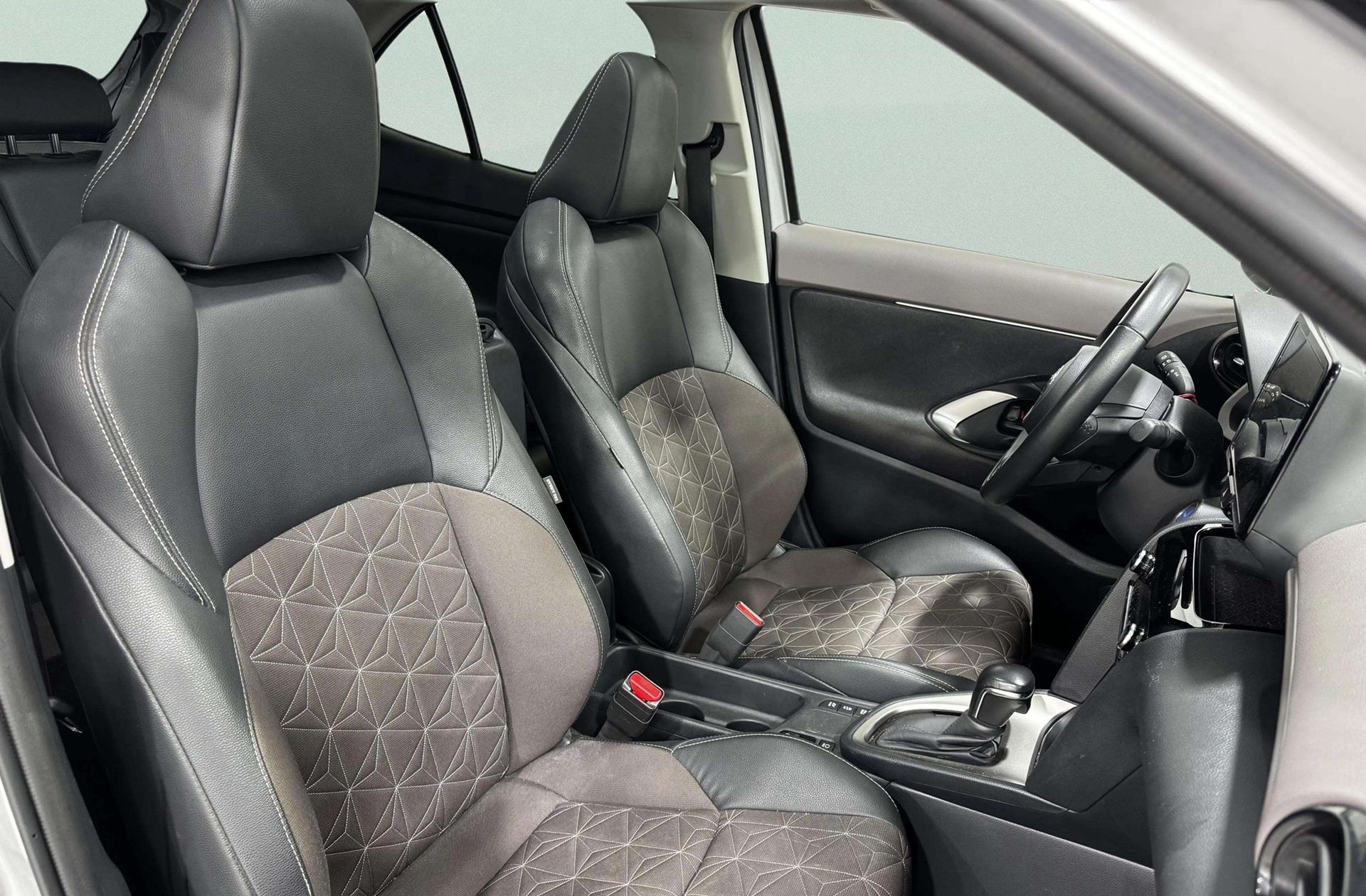 Toyota Yaris Cross 120H Style - foto 21