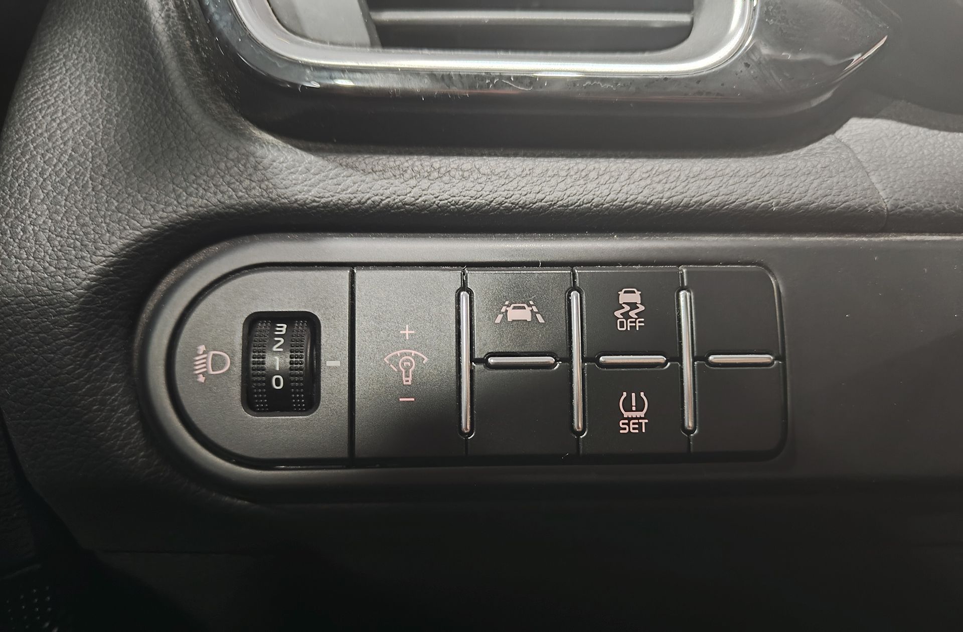 Kia Ceed 1.6 CRDi Tech - foto 12