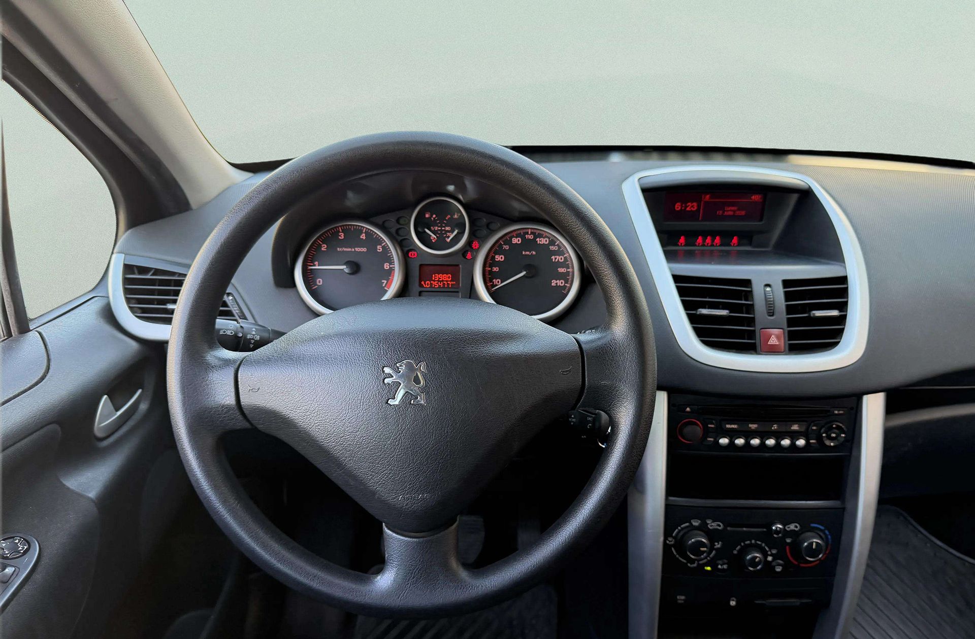 Peugeot 207 1.4i Access - foto 20