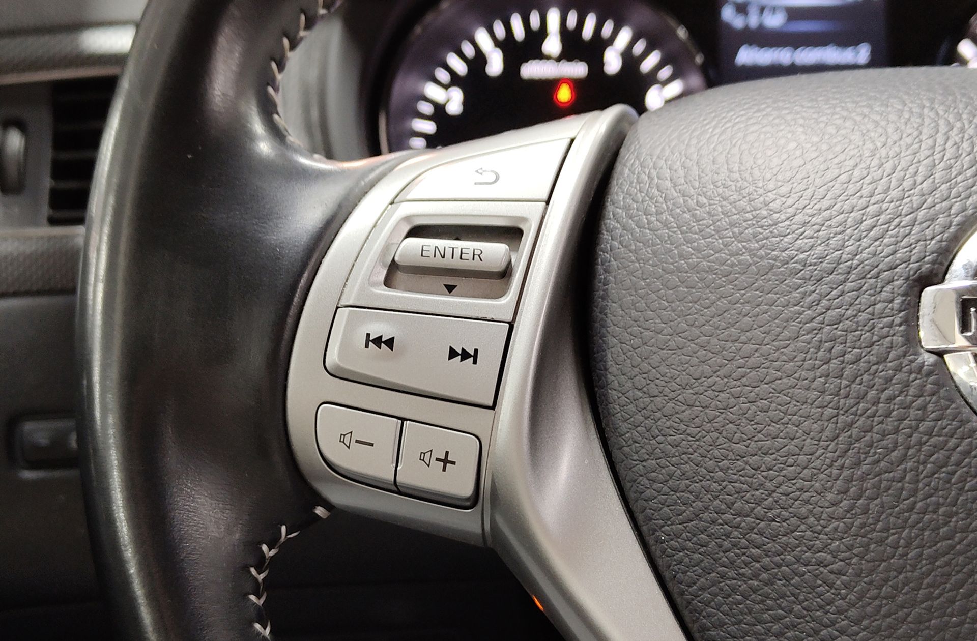 Nissan Pulsar DIG-T 190 Tekna - foto 28