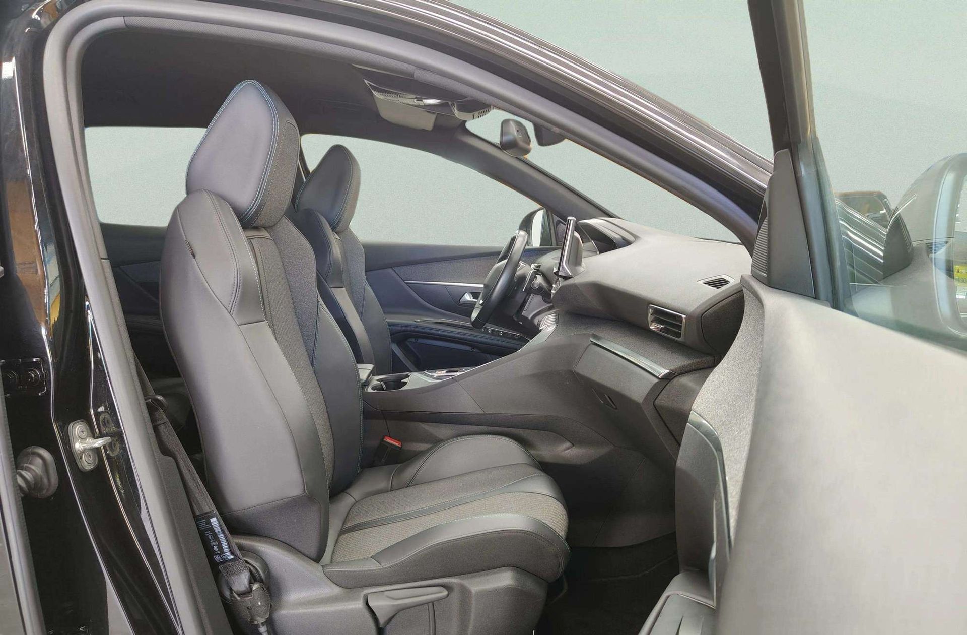 Peugeot 3008 PureTech 130 Allure Pack EAT8 - foto 20