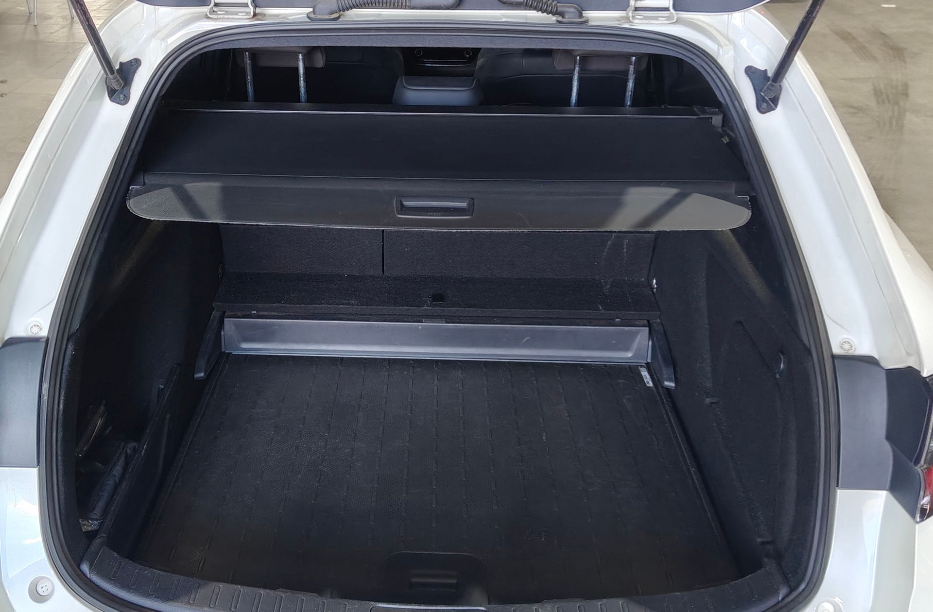 Toyota Corolla Touring Sports 180H Style E-CVT - foto 11