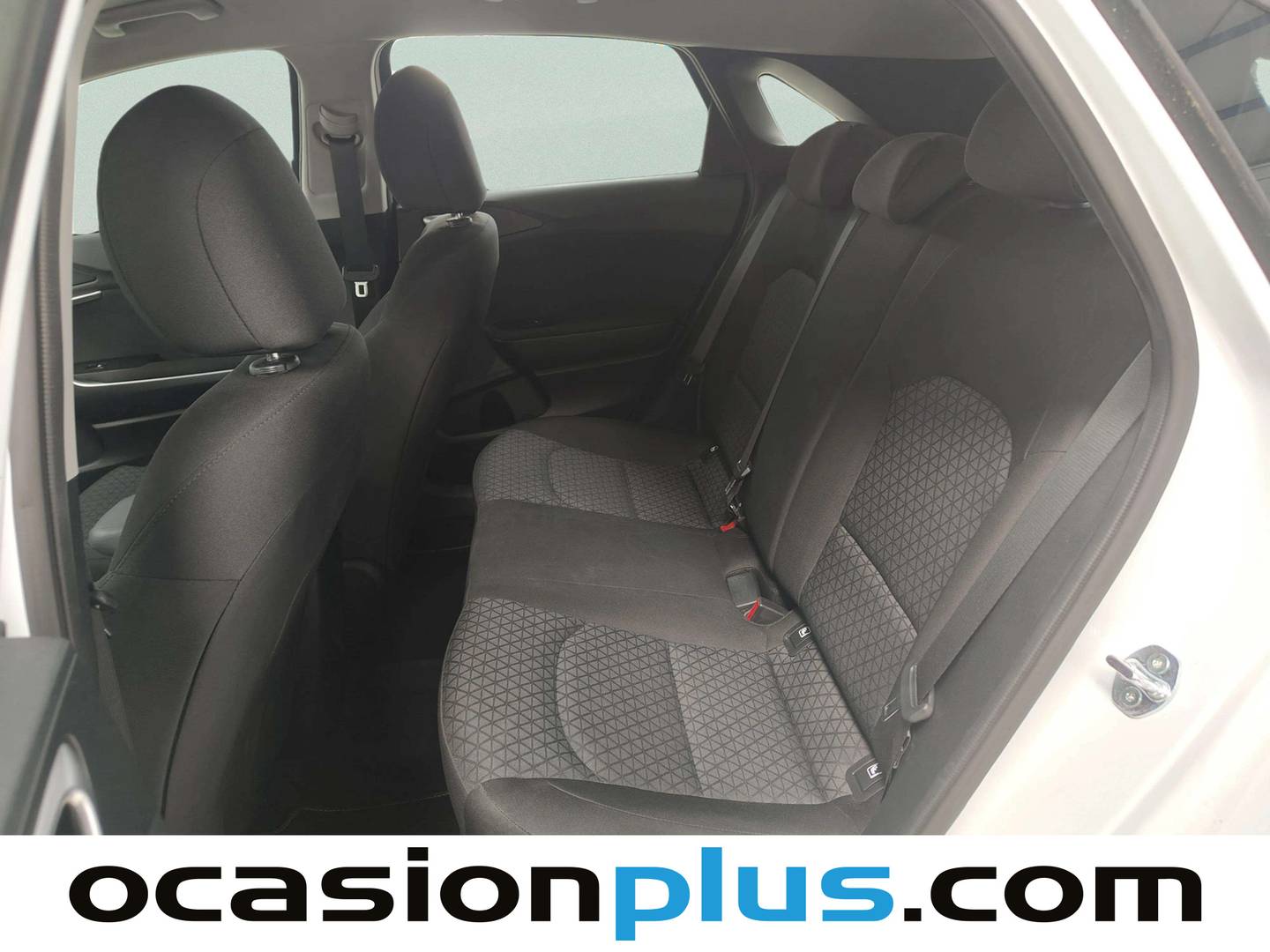 Foto asientos traseros KIA Ceed KIA Ceed 1.0 T-GDi Concept (100 CV)