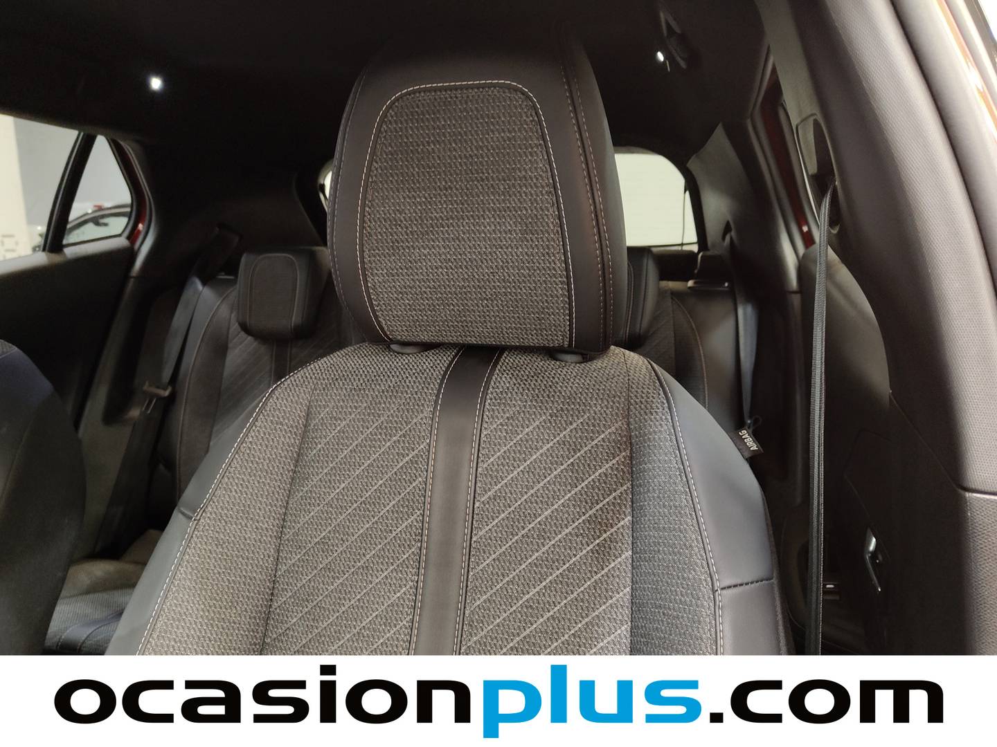 Extras y acabados del Peugeot 2008 Peugeot 2008 Allure Hybrid eDCS6 (145 CV)
