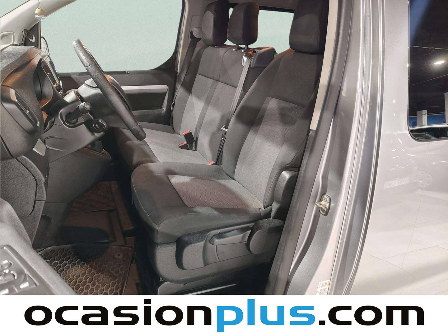 Foto asientos traseros Peugeot Traveller Peugeot Traveller BlueHDi 120 Business Long (120 CV) 9 Plazas