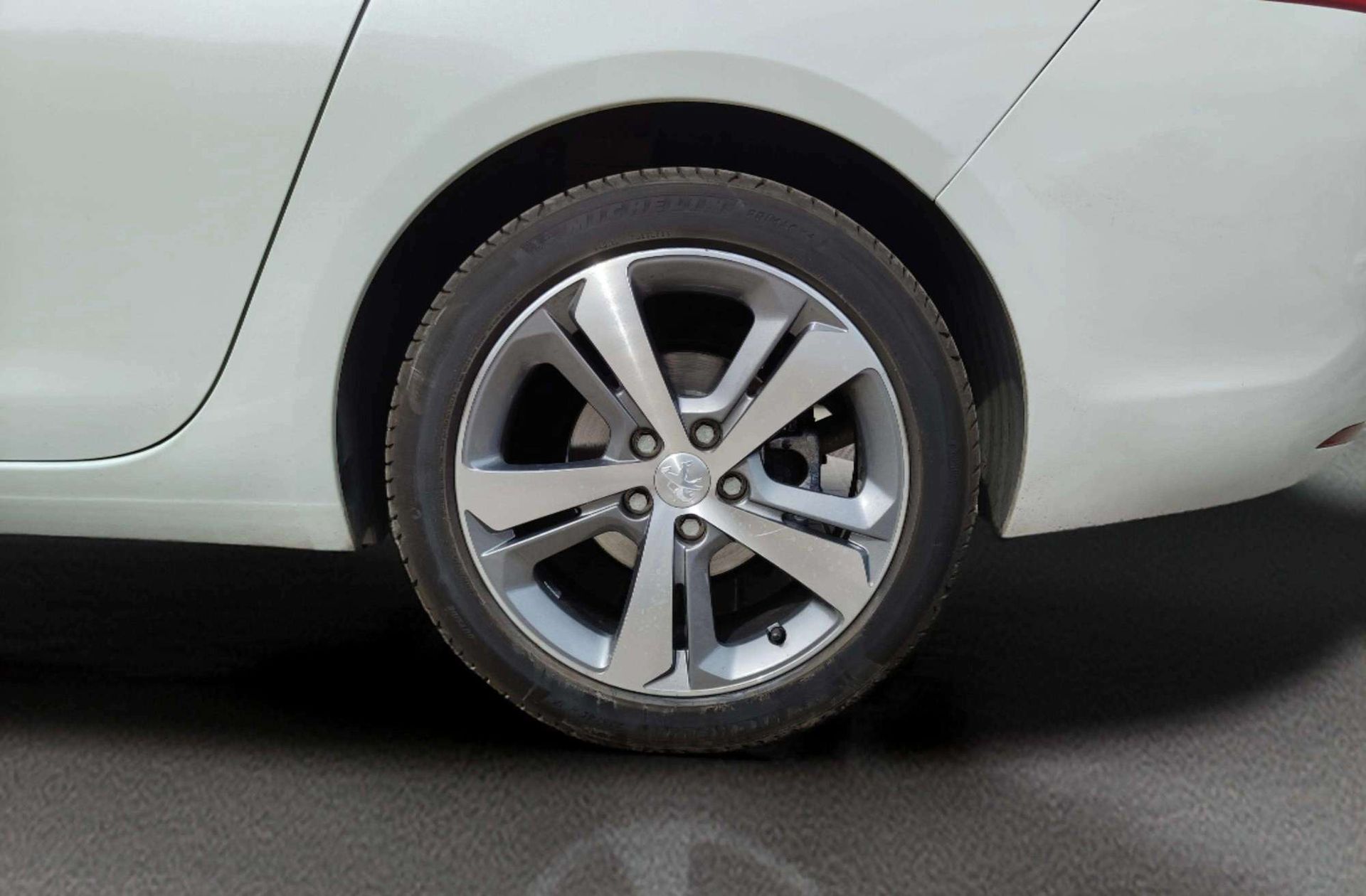 Peugeot 308 SW 1.2 PureTech Allure - foto 45