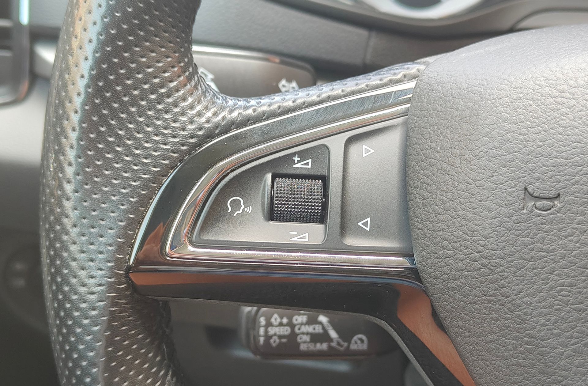 Škoda Karoq 1.6 TDI Ambition - foto 29