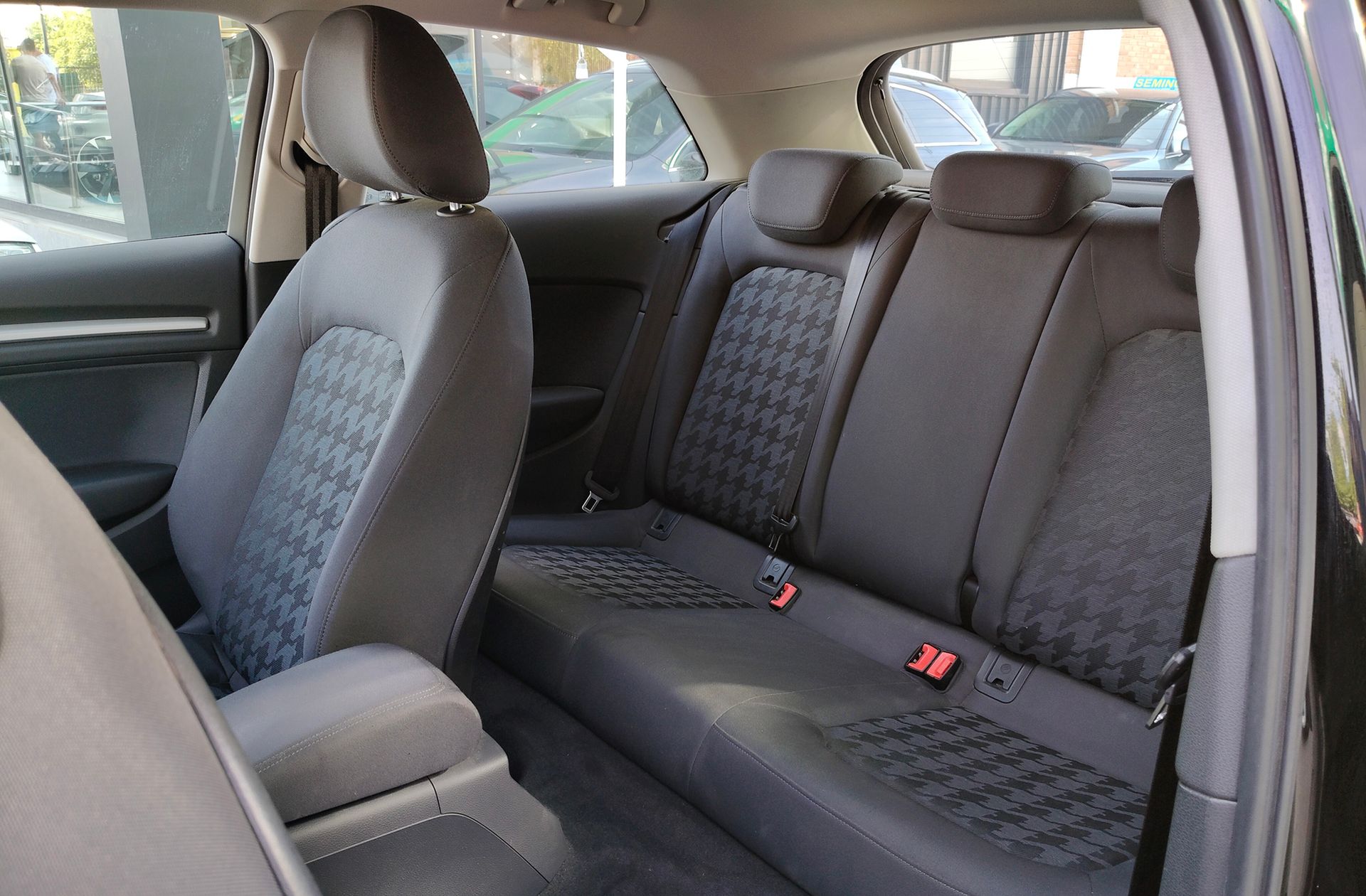 Audi A3 Attraction 1.6 TDI - foto 9