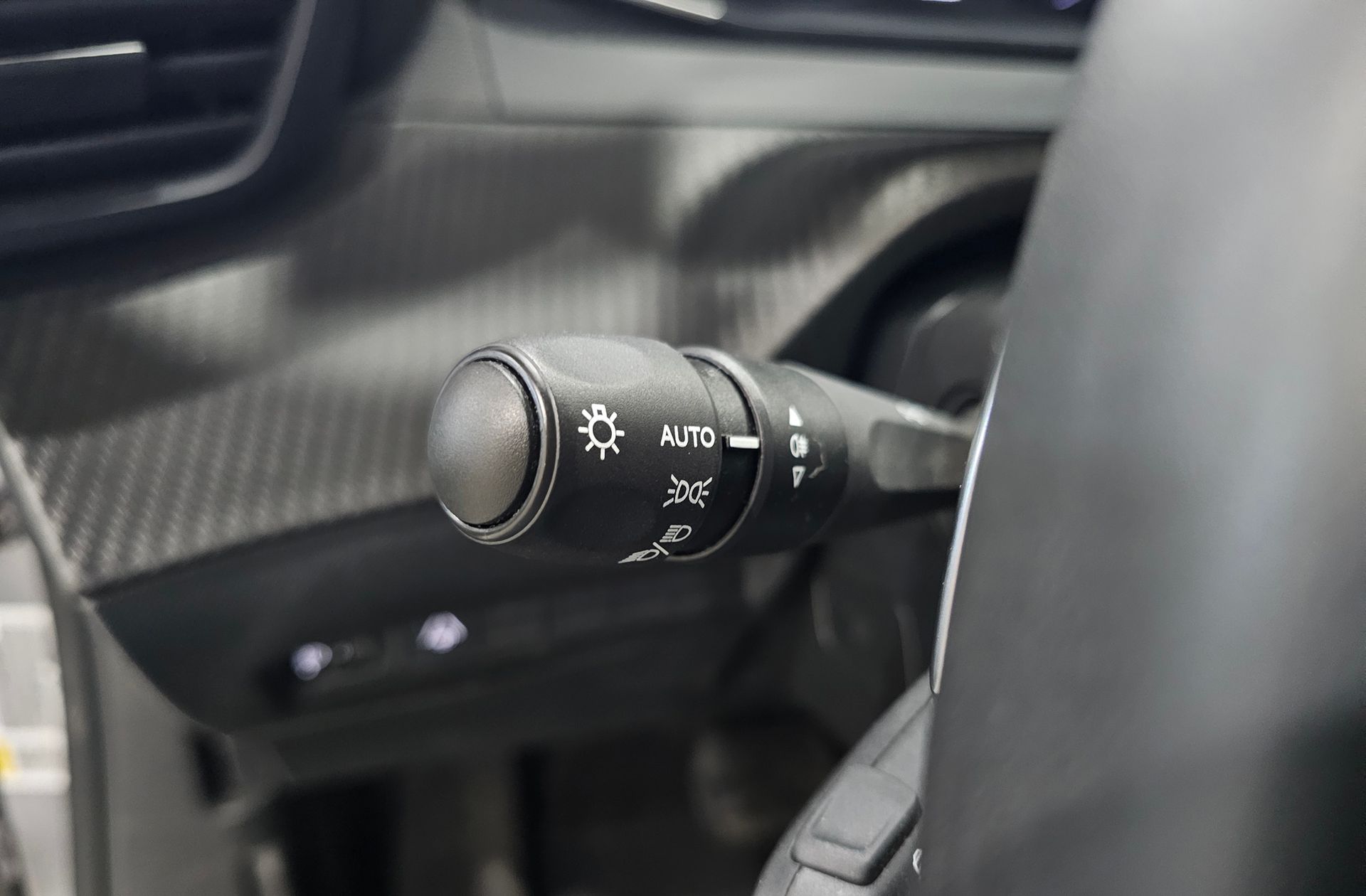 Peugeot 2008 Allure Hybrid eDCS6 - foto 27