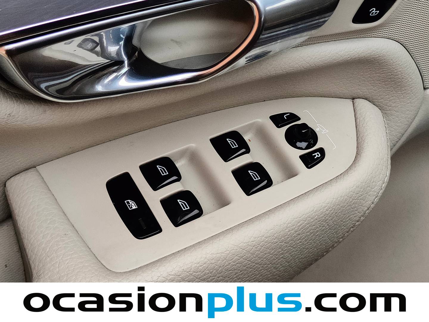 Foto Volvo XC90 Volvo XC90 D5 Momentum AWD Auto (235 CV) 7 Plazas