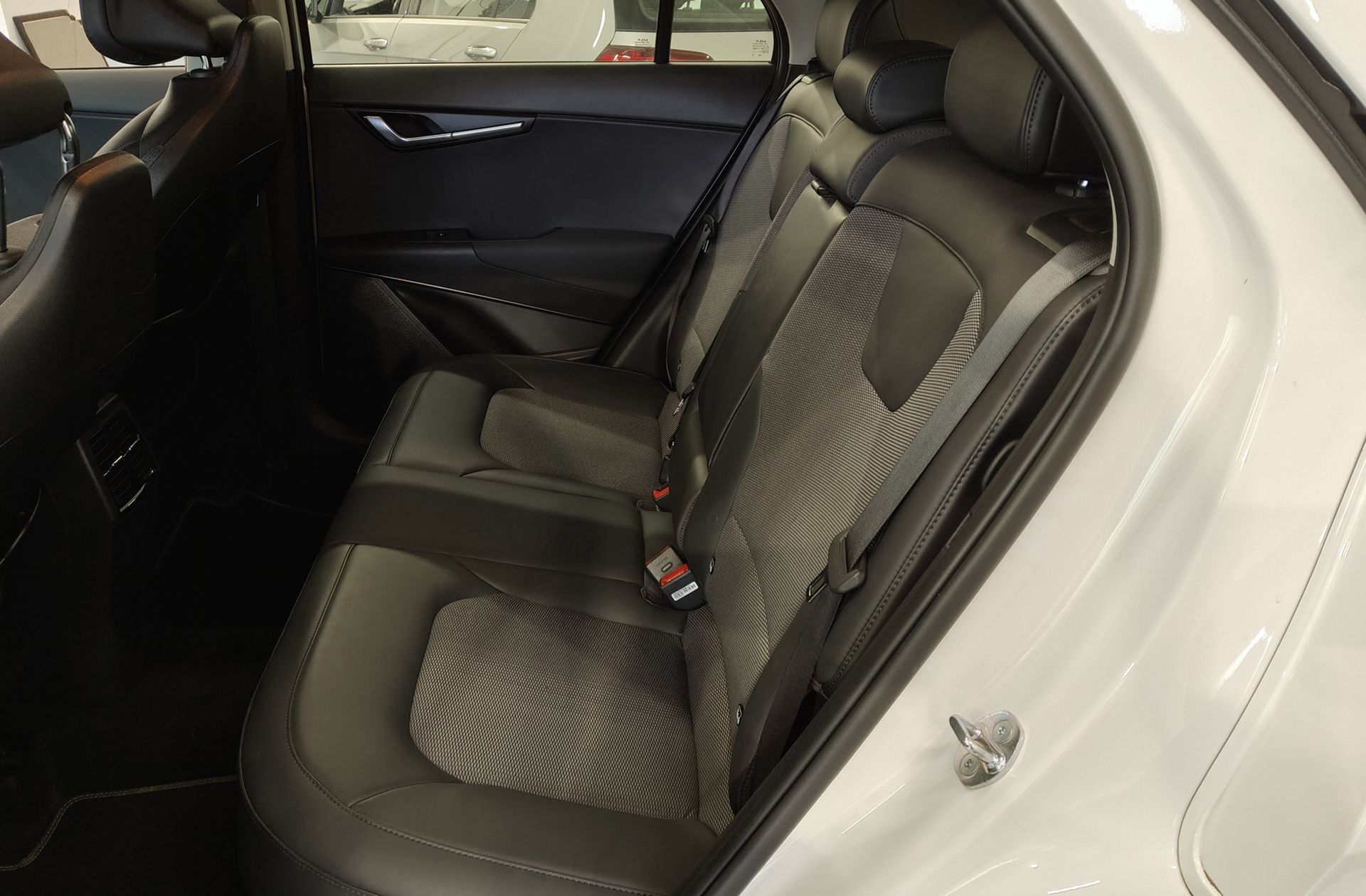 Kia Niro 1.6 GDi HEV Drive - foto 12