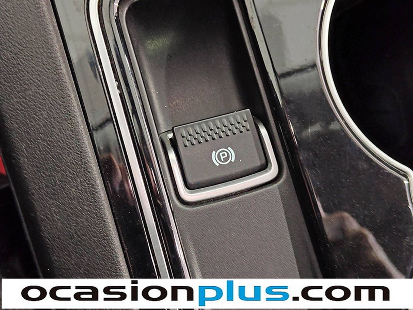 Foto Jaguar F-Pace Jaguar F-PACE 2.0L i4D Pure RWD (180 CV)