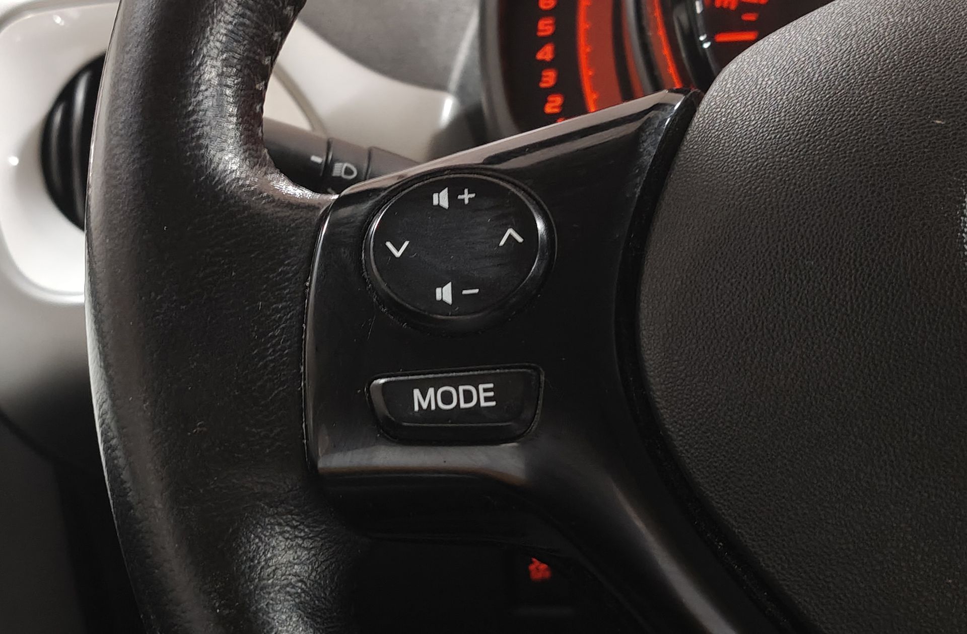 Toyota Aygo 1.0 70 x-play - foto 21