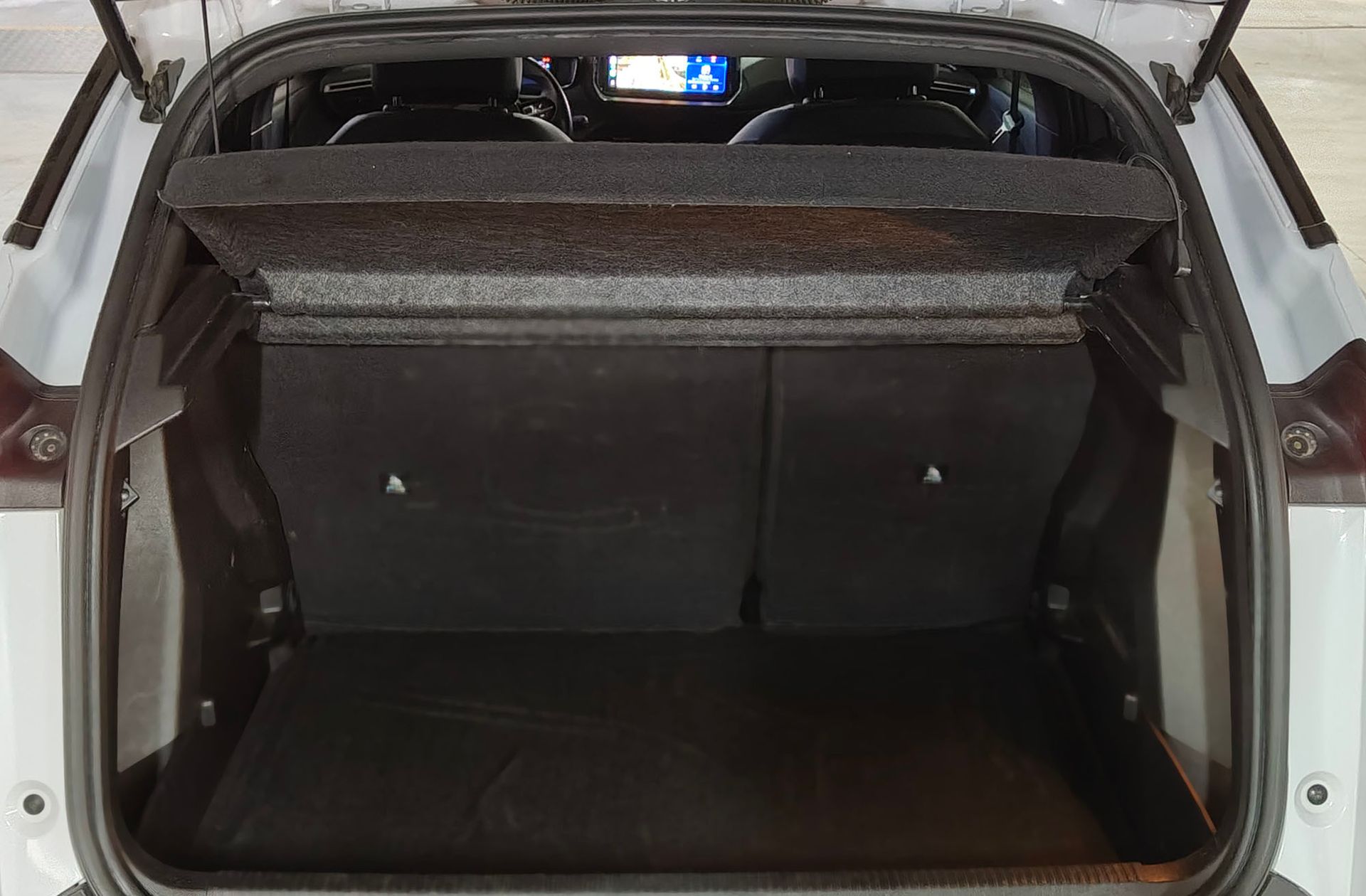 Peugeot 2008 PureTech 100 Allure - foto 18