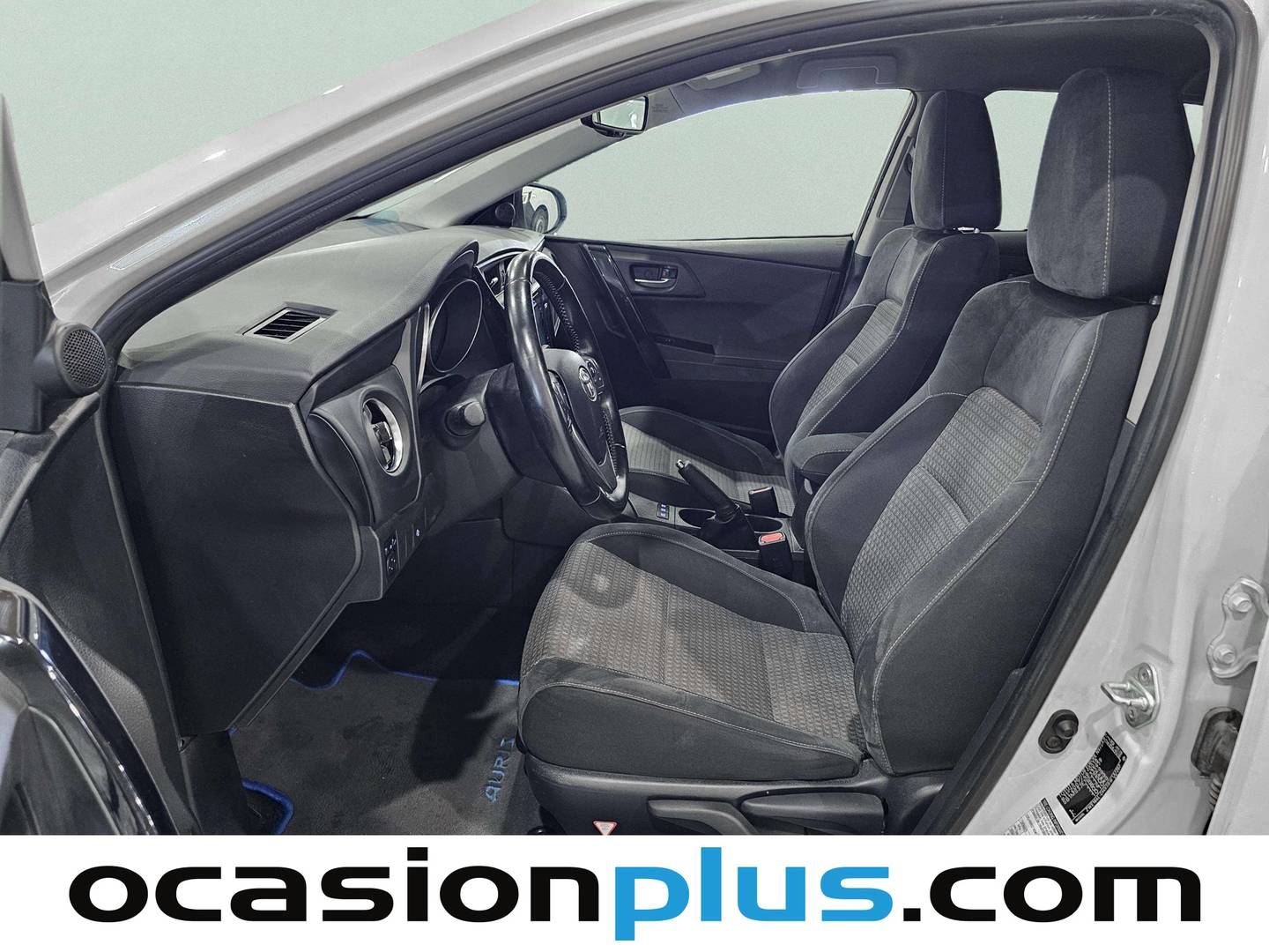 Foto asientos delanteros Toyota Auris Toyota Auris 140H Hybrid Feel! (136 CV)