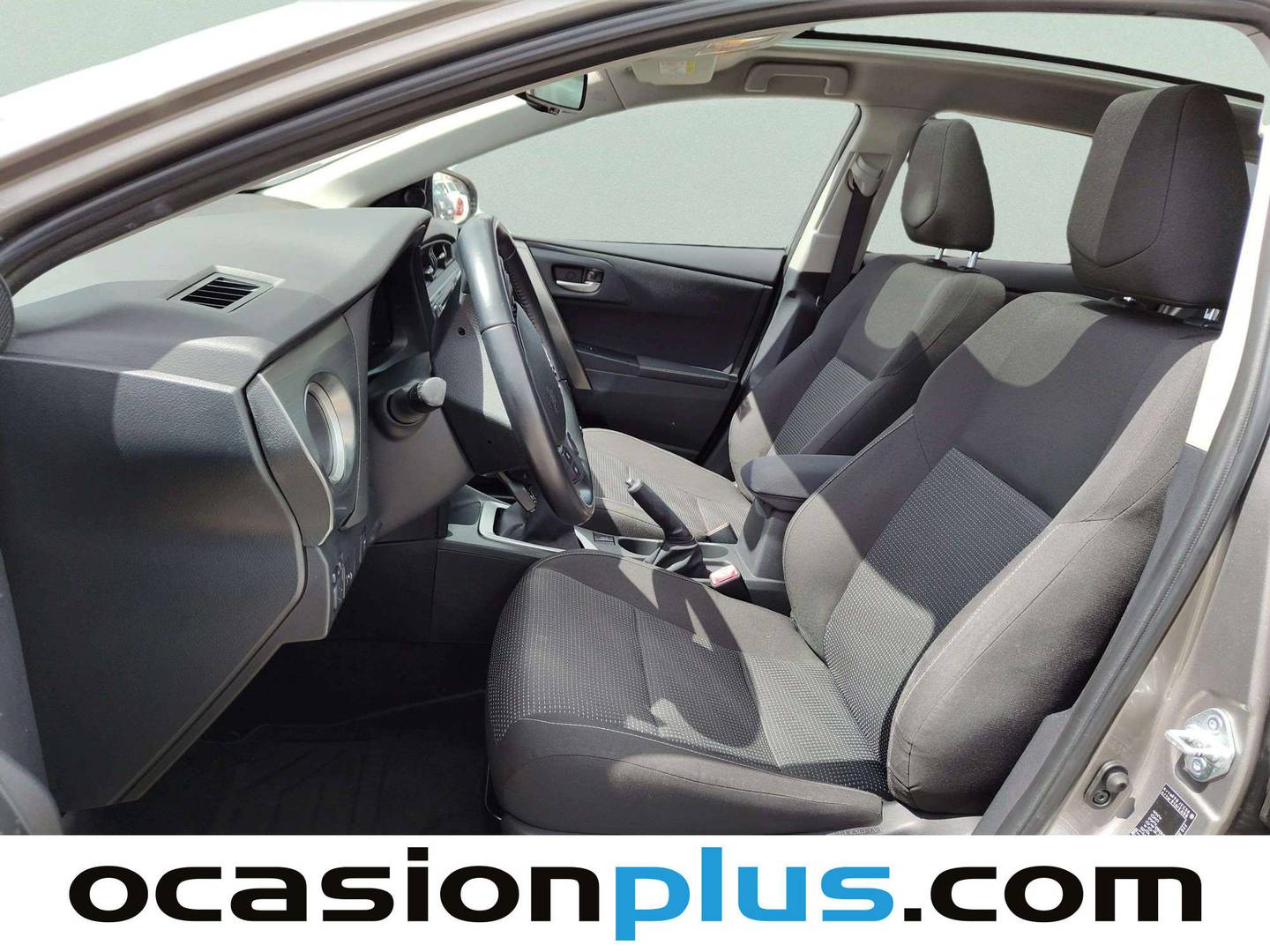 Foto asientos delanteros Toyota Auris Toyota Auris 120T Active 85 kW (116 CV
