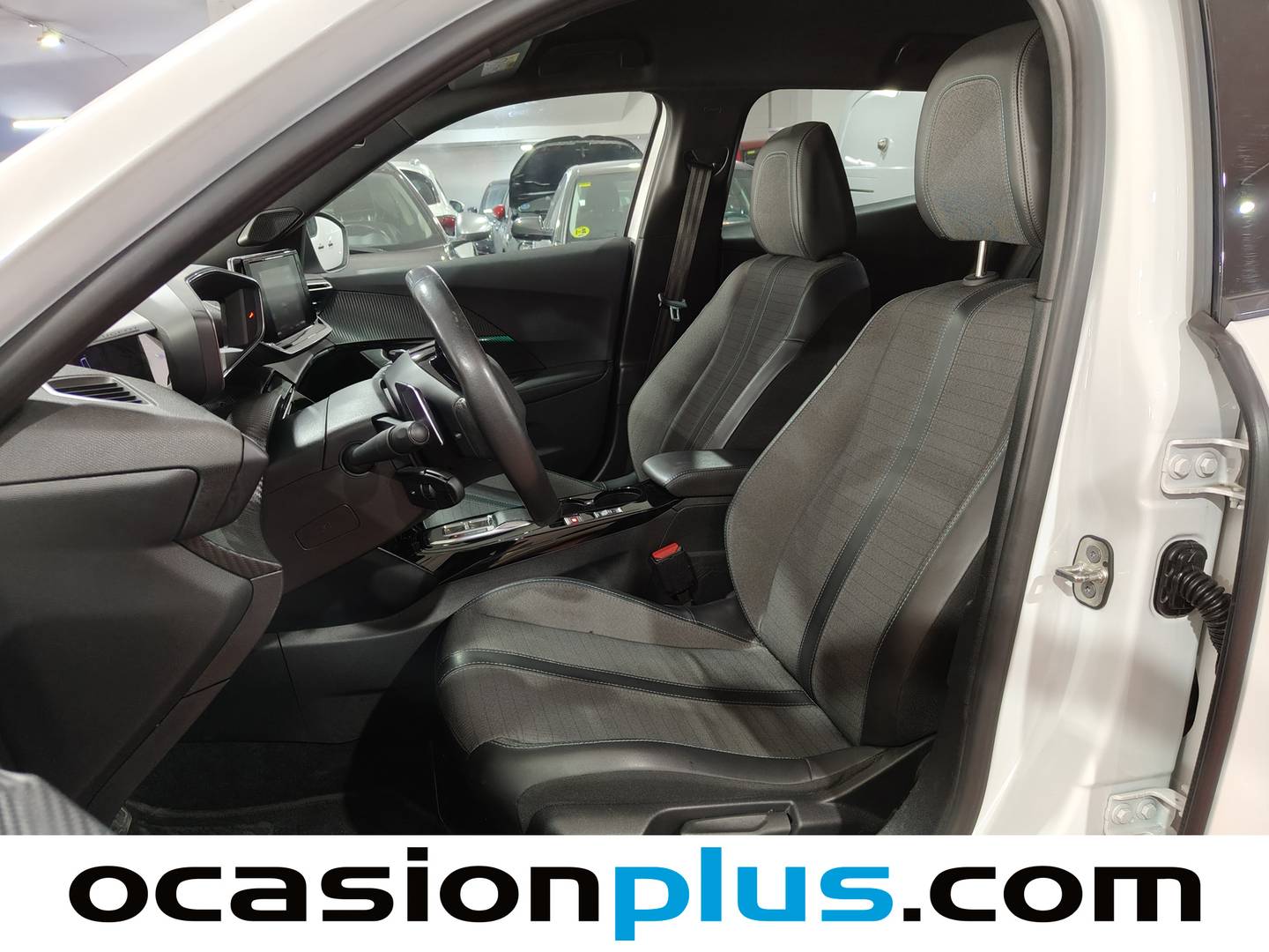 Foto asientos delanteros Peugeot 2008 Peugeot 2008 BlueHDi 130 S&S Allure Pack EAT8 (130 CV)