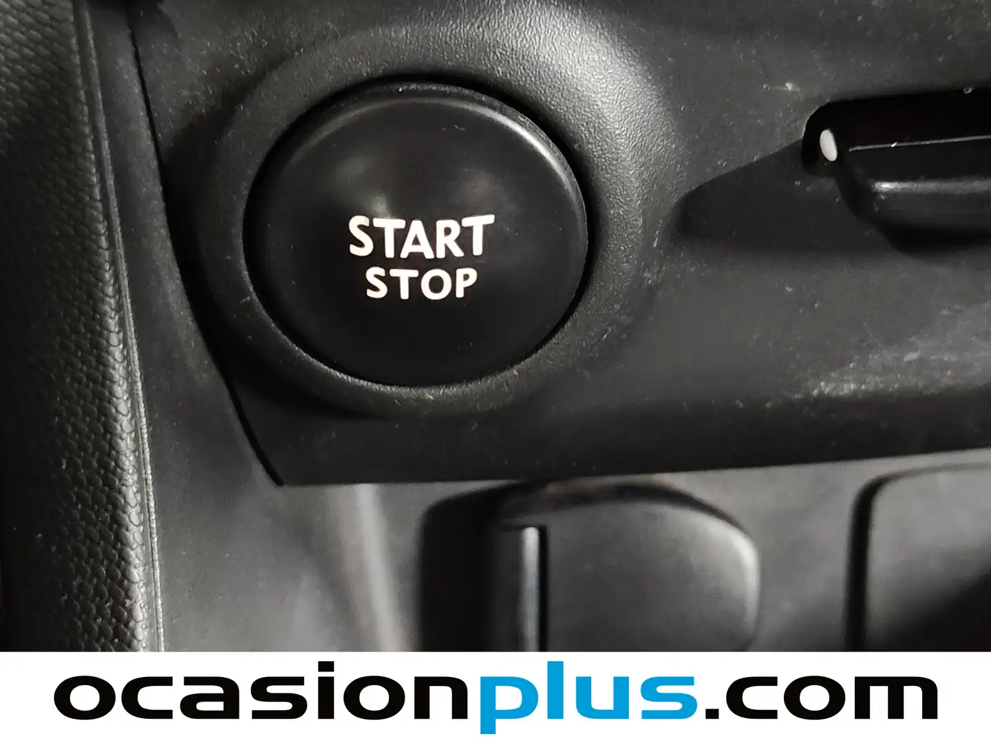 Foto Renault Clio Renault Clio 1.2 16v Authentique (75 CV)