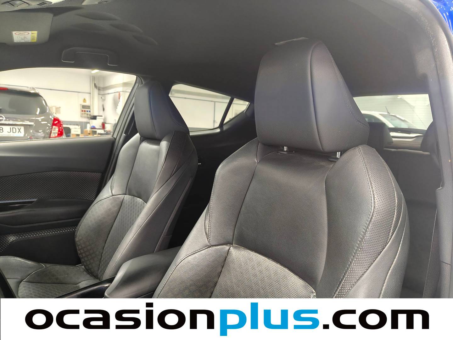 Extras y acabados del Toyota C-HR Toyota C-HR 180H Advance Luxury (184 CV)