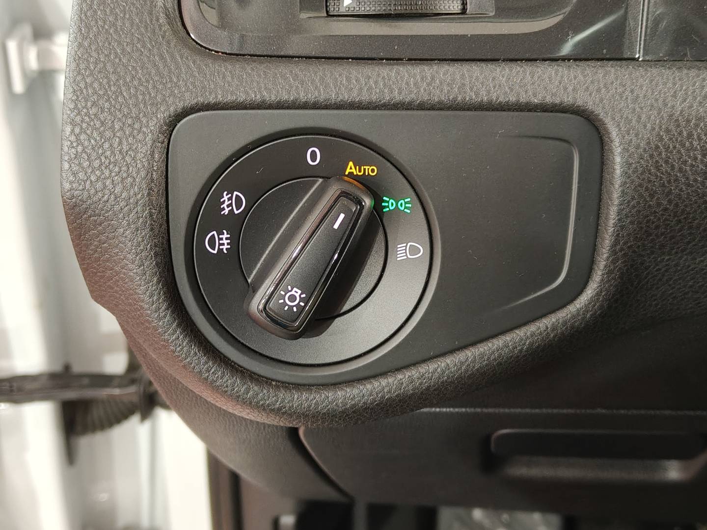 Foto Volkswagen Golf Volkswagen Golf 1.5 TSI Evo (130 CV)