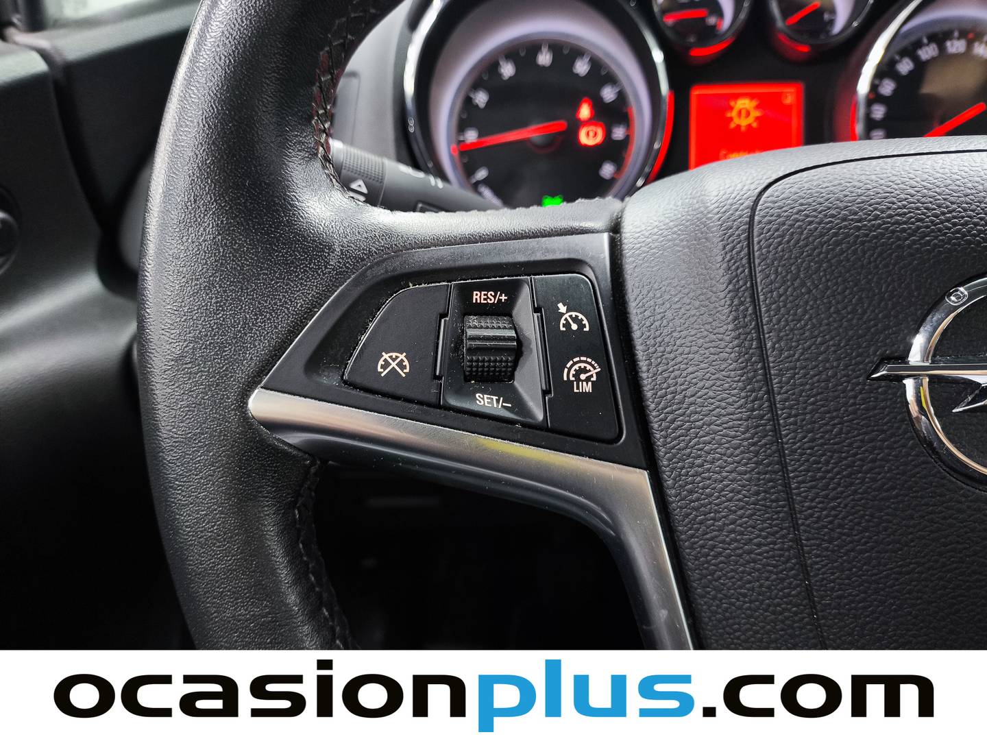 Extras y acabados del Opel Astra Opel Astra 1.6 Sedan Selective (115 CV)