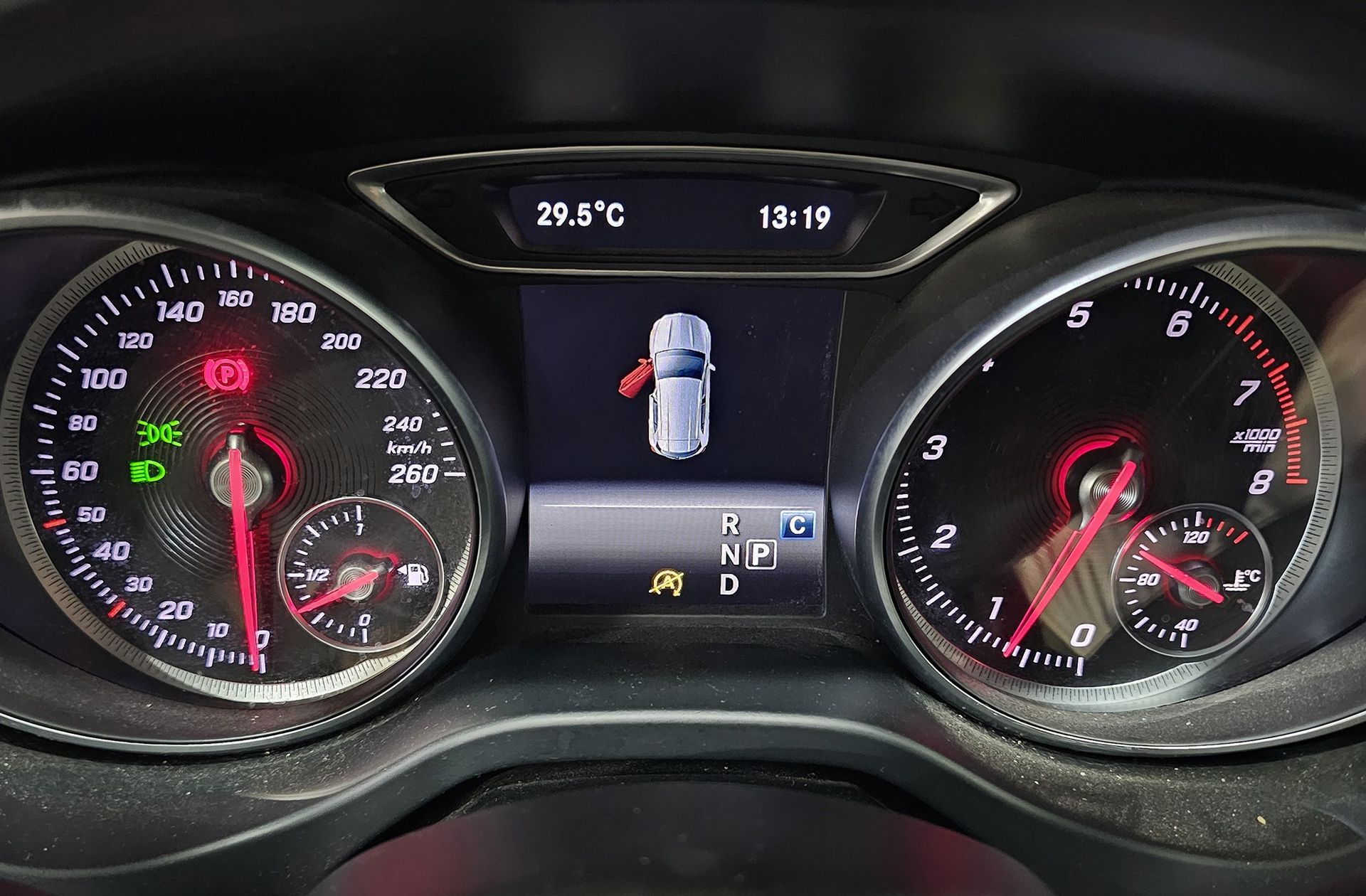 Mercedes-Benz GLA 180 Pack AMG - foto 26