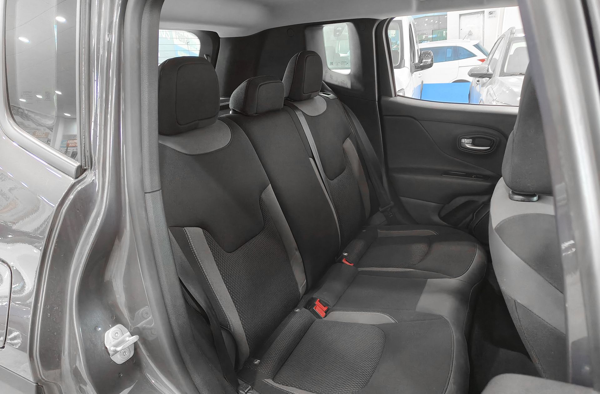 Jeep Renegade eHybrid 1.5 Limited ATX - foto 16