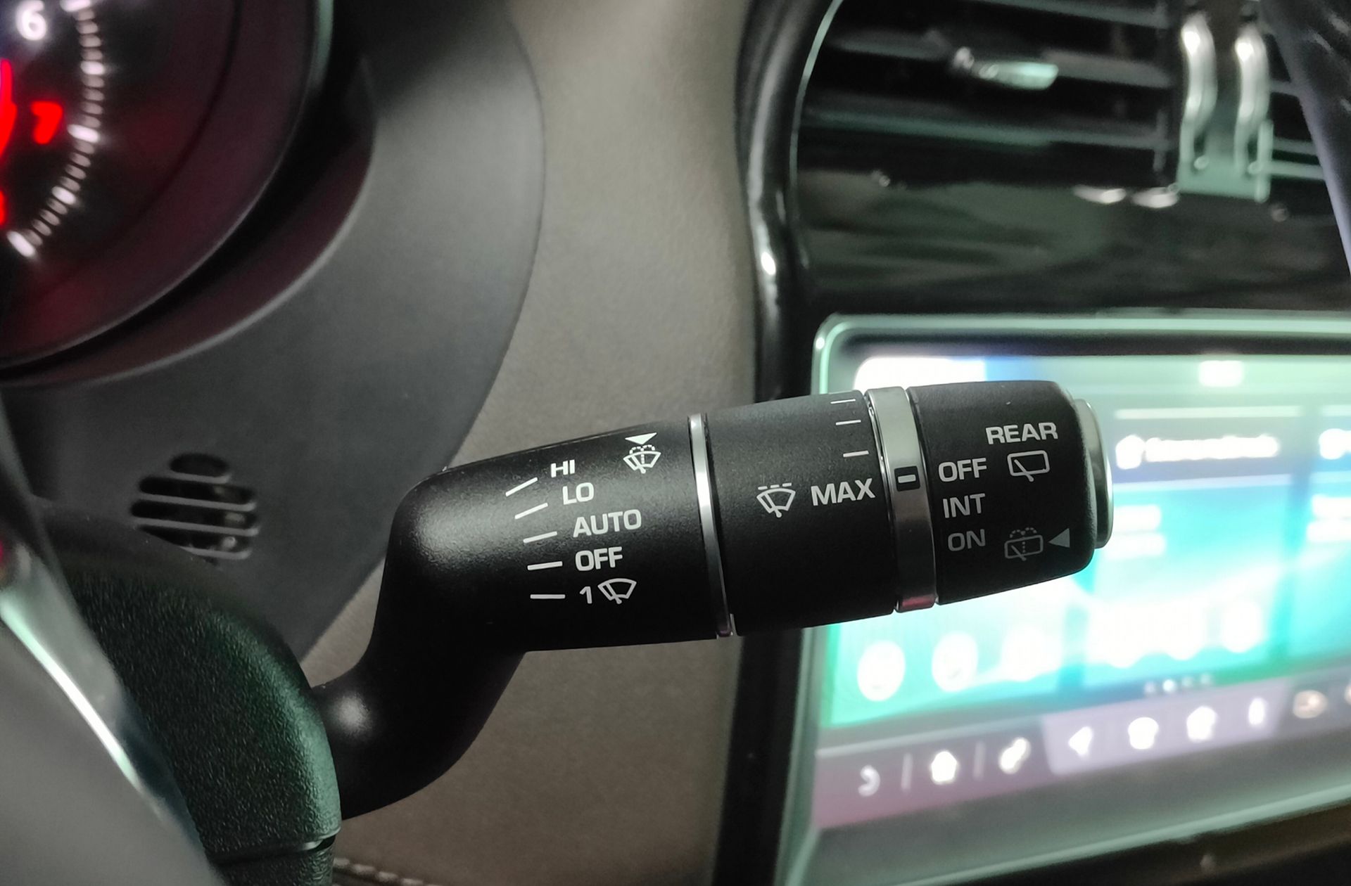 Jaguar F-Pace 2.0T i4 Prestige AWD - foto 31