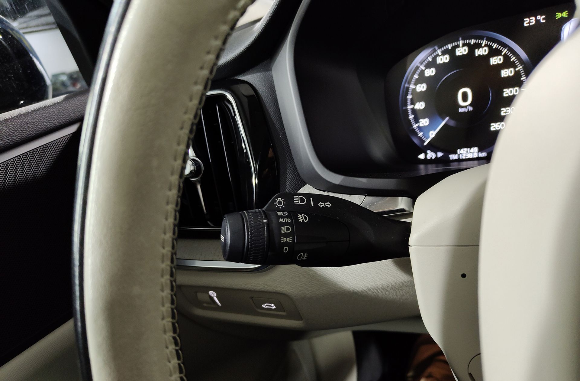 Volvo V60 B4 D Cross Country Core AWD - foto 26
