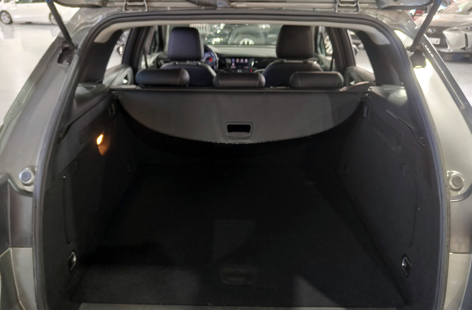 Opel Astra Sports Tourer 1.2 Turbo SHT Business Elegance - foto 18