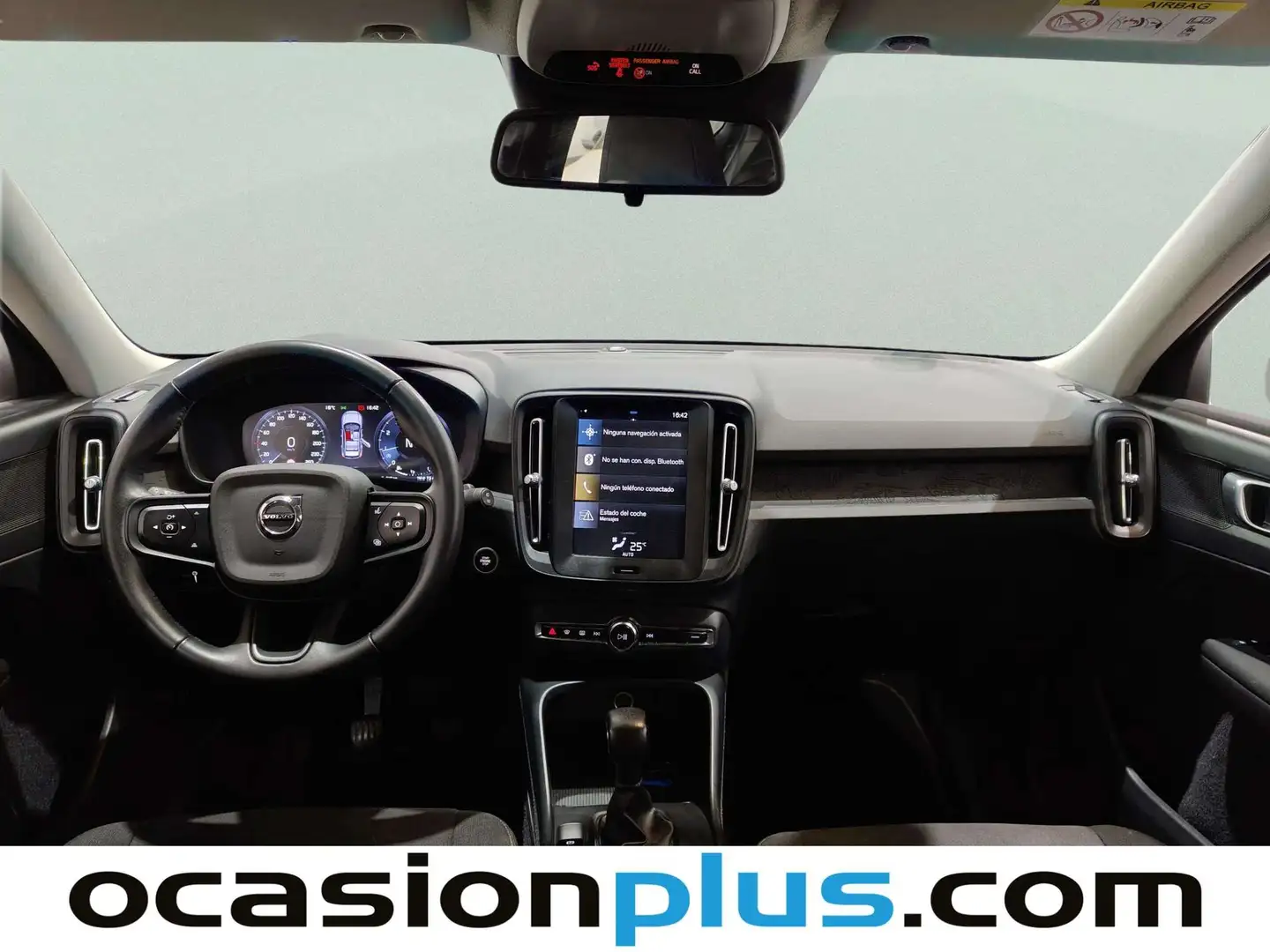 Foto Volvo XC40 Volvo XC40 T2 Momentum Core (129 CV)