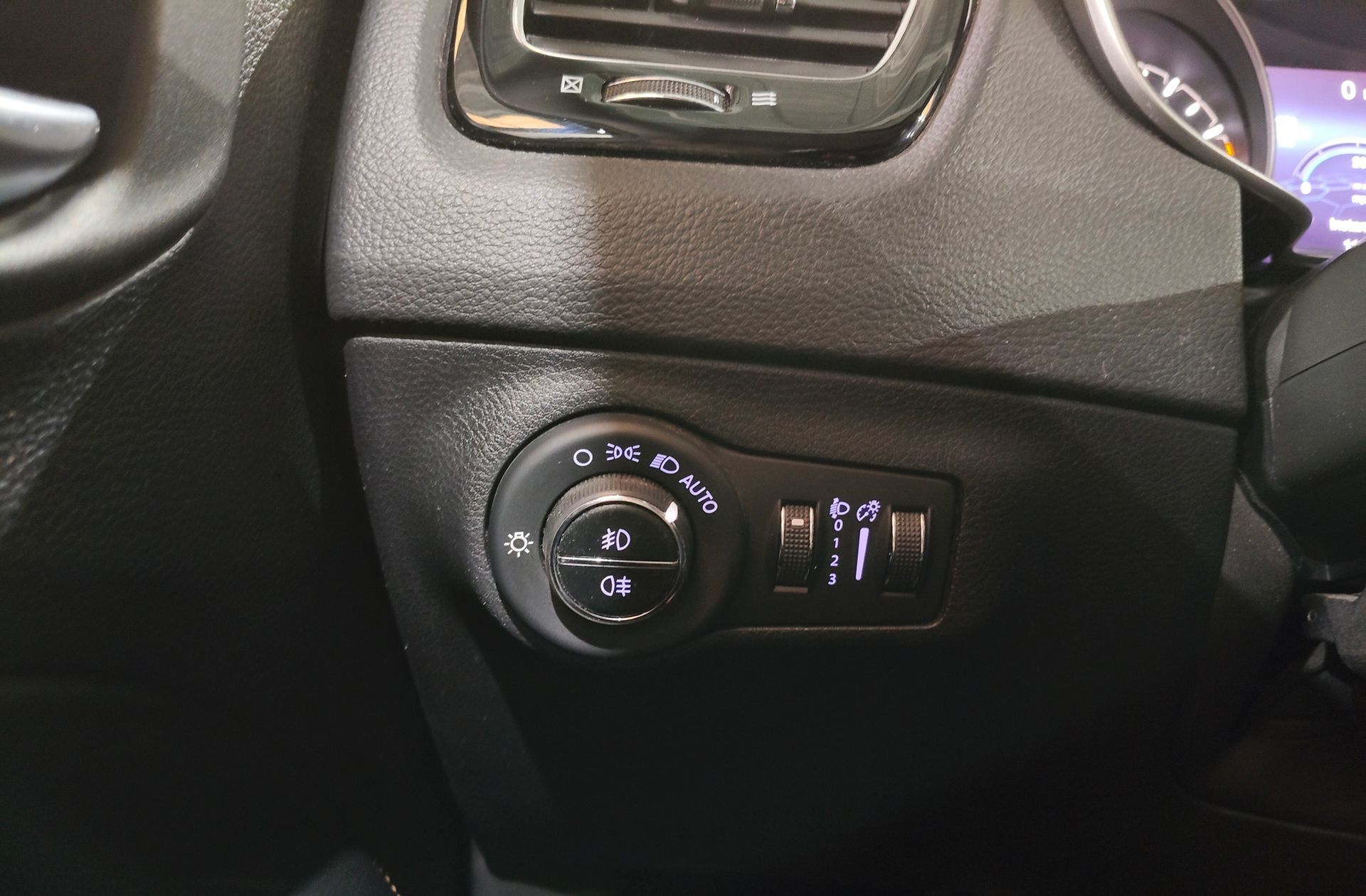 Jeep Compass 1.4 MultiAir Limited 4x2 - foto 25