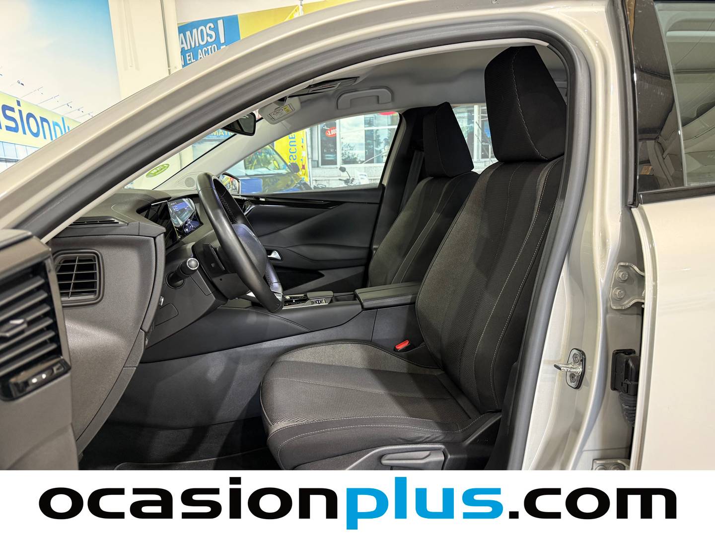 Foto DS DS 4 DS DS4 BlueHDi 130 Bastille + Auto (130 CV)