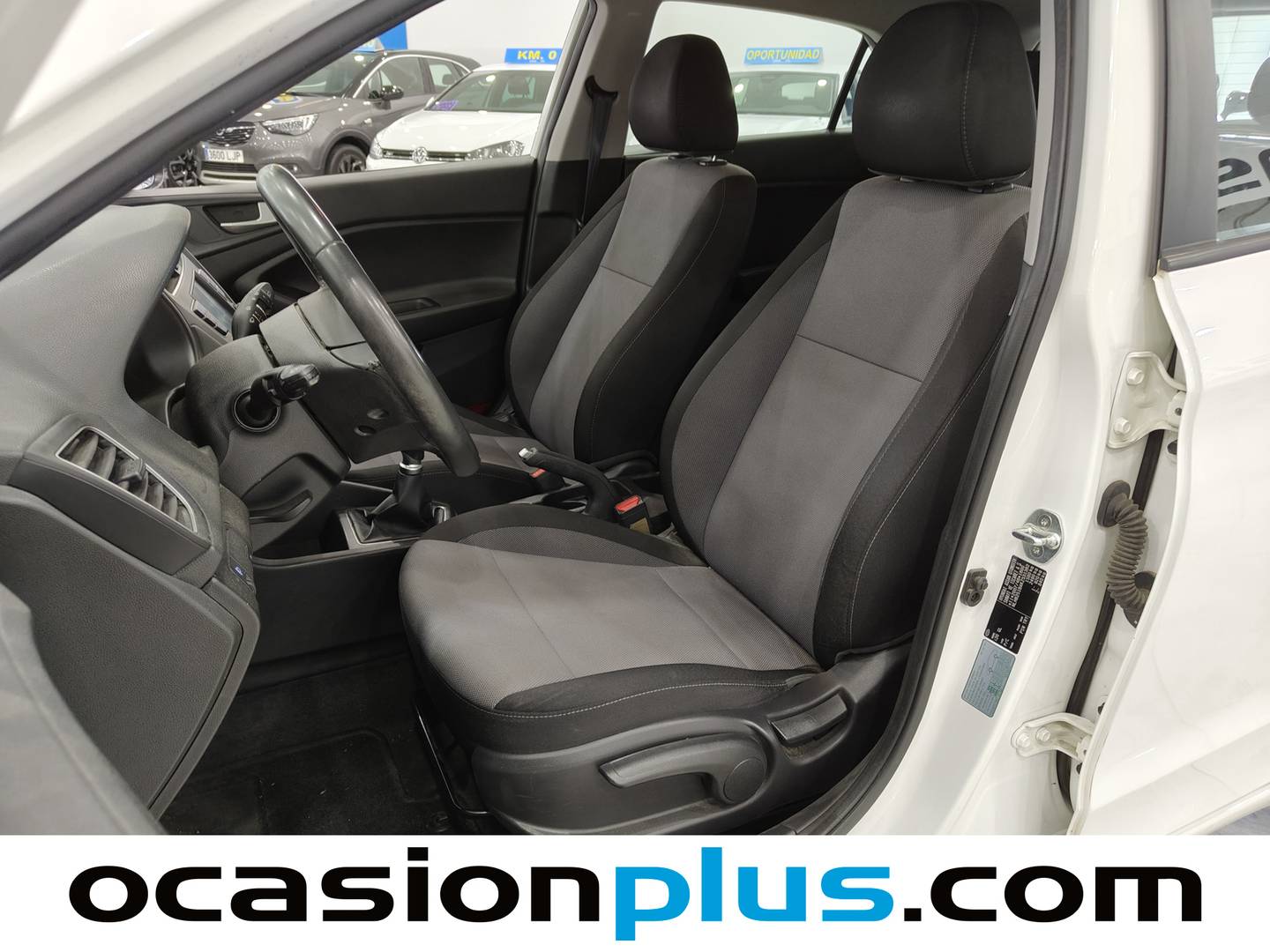 Foto Hyundai i20 Hyundai i20 1.2 MPI Essence LE  (75 CV)