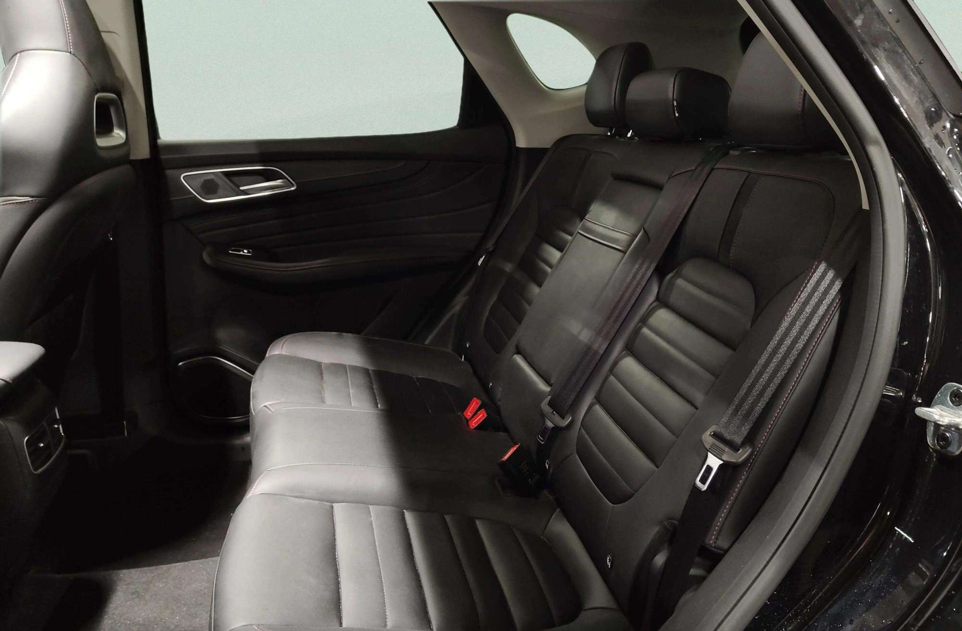 MG EHS 1.5 T-GDi PHEV Luxury - foto 17