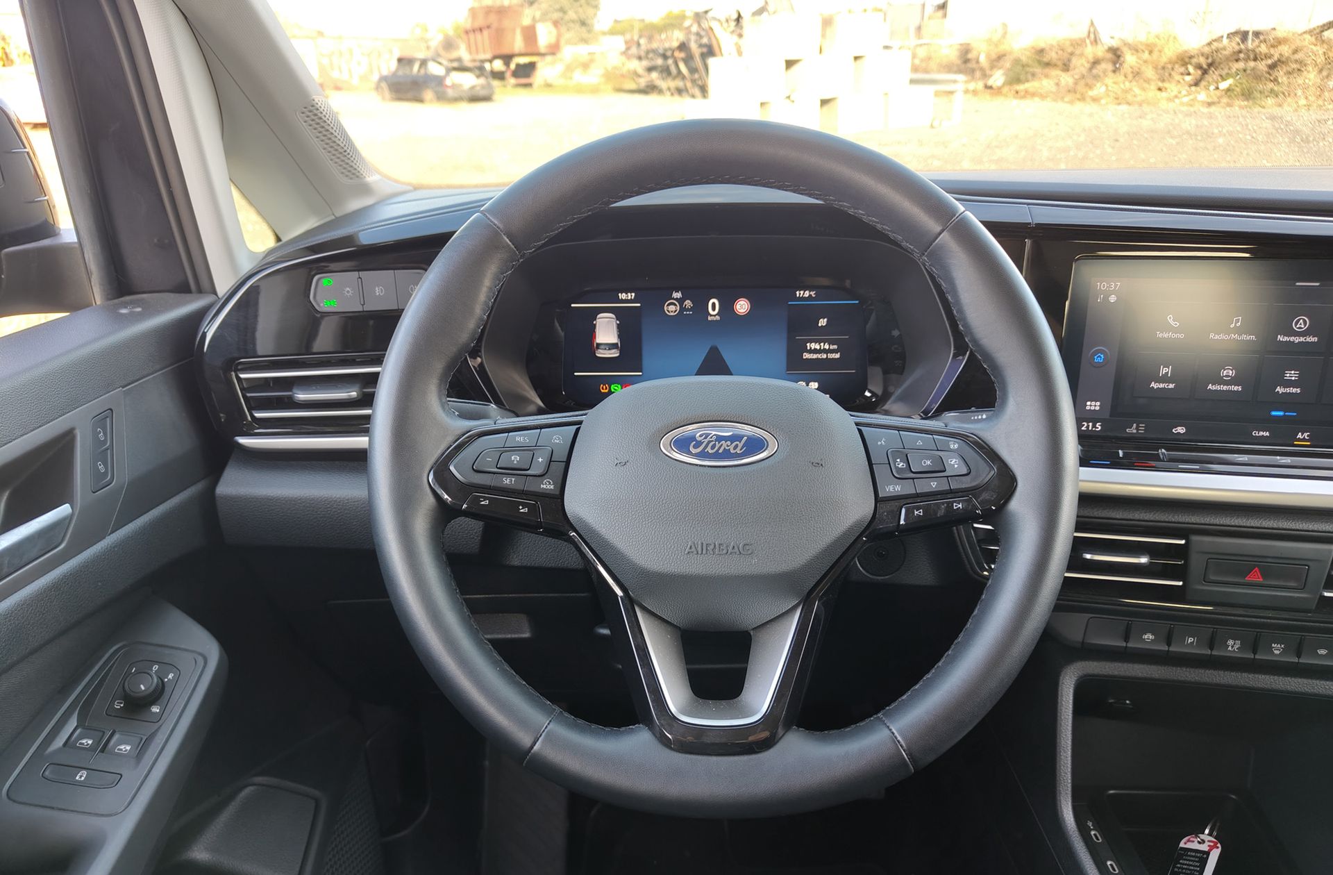 Ford Grand Tourneo Connect 2.0 EcoBlue Titanium - foto 24