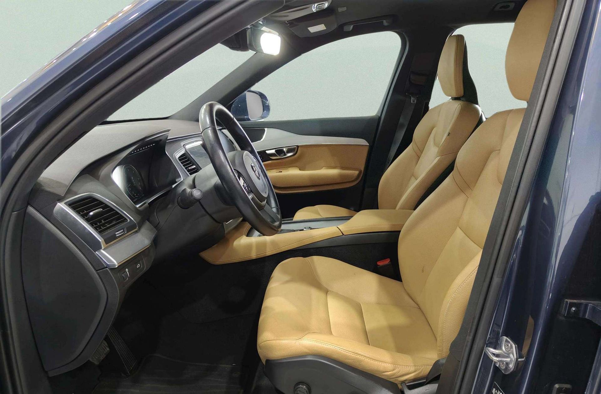 Volvo XC90 D5 Momentum AWD 7 plazas - foto 14