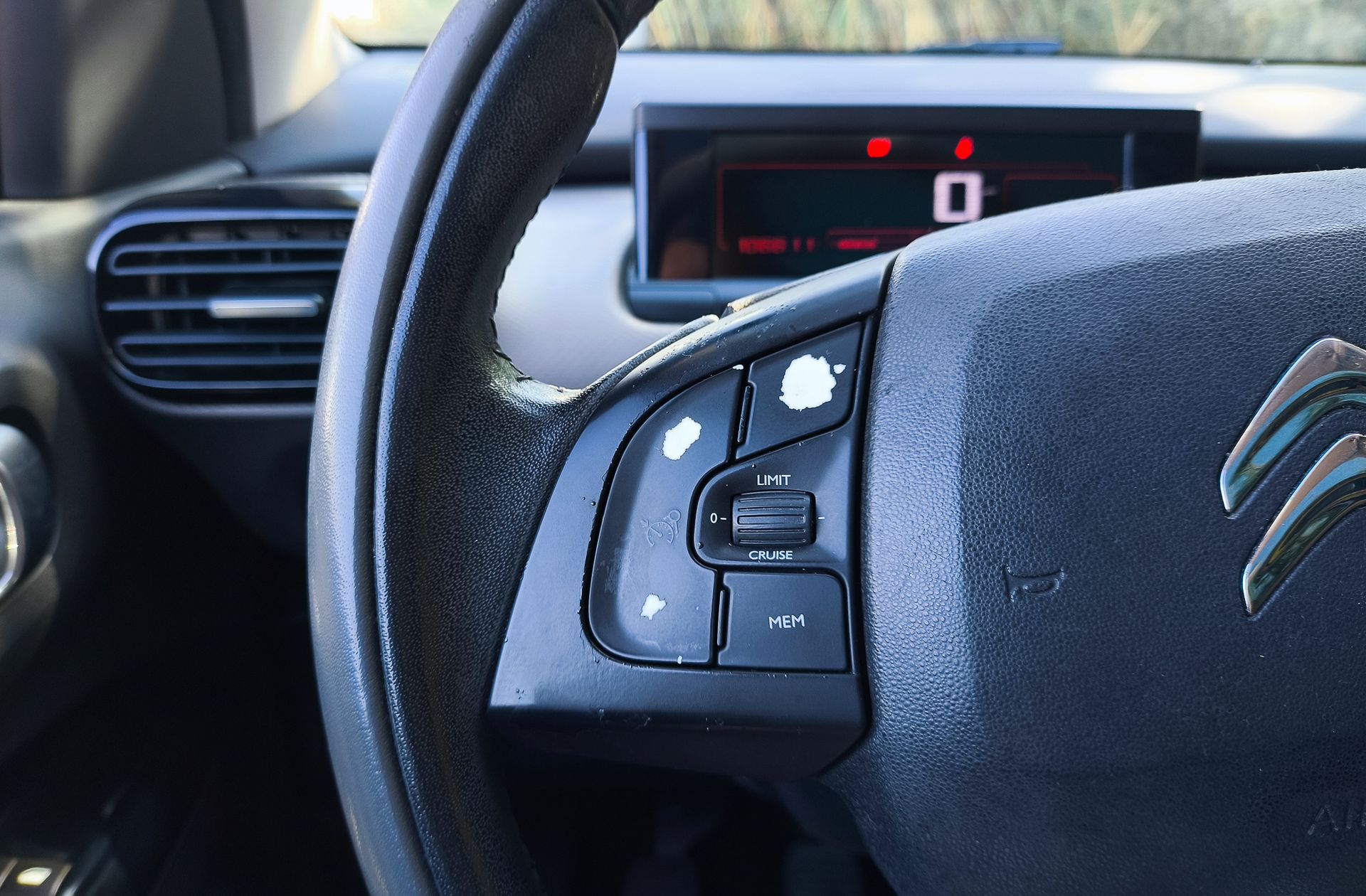 Citroën C4 Cactus PureTech 110 Rip Curl - foto 25