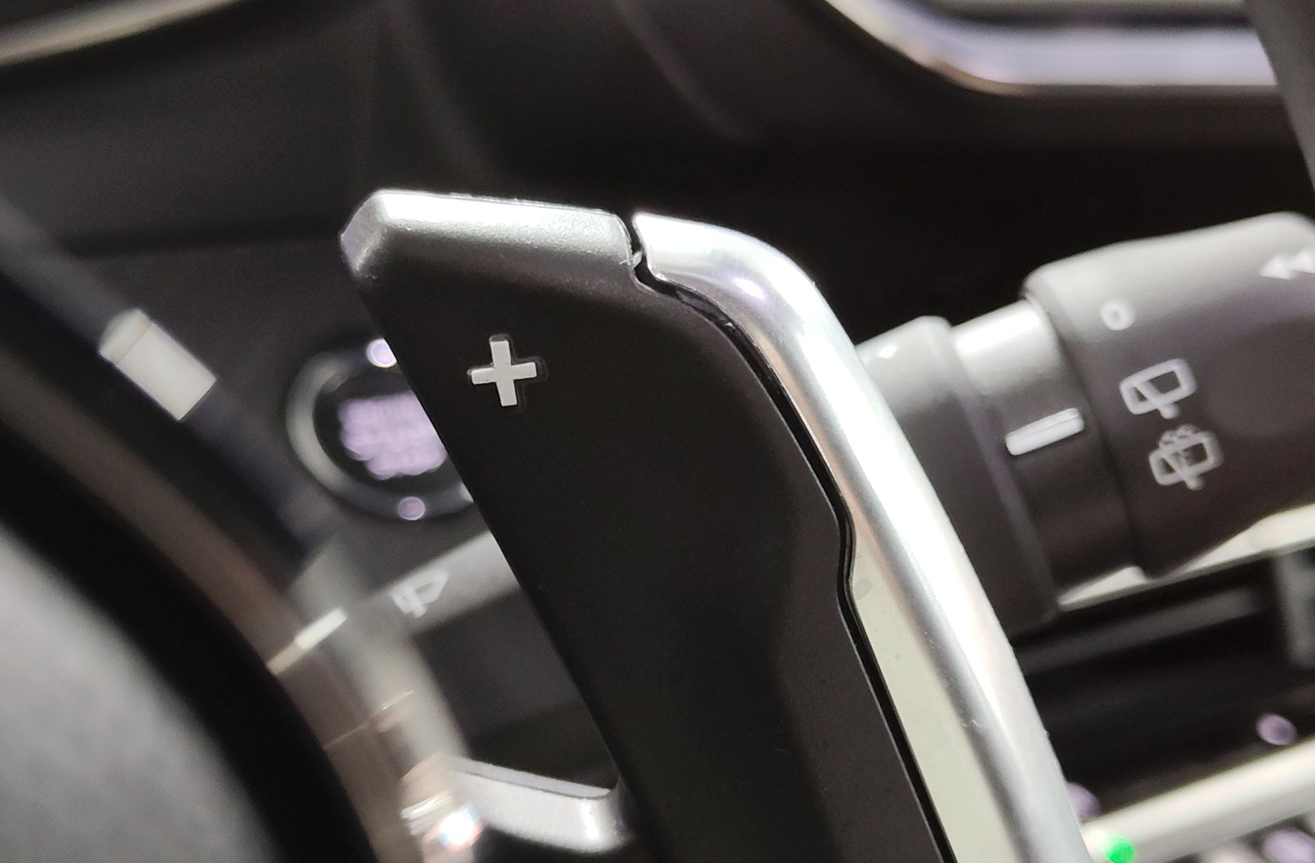 Peugeot 2008 Allure Hybrid eDCS6 - foto 31