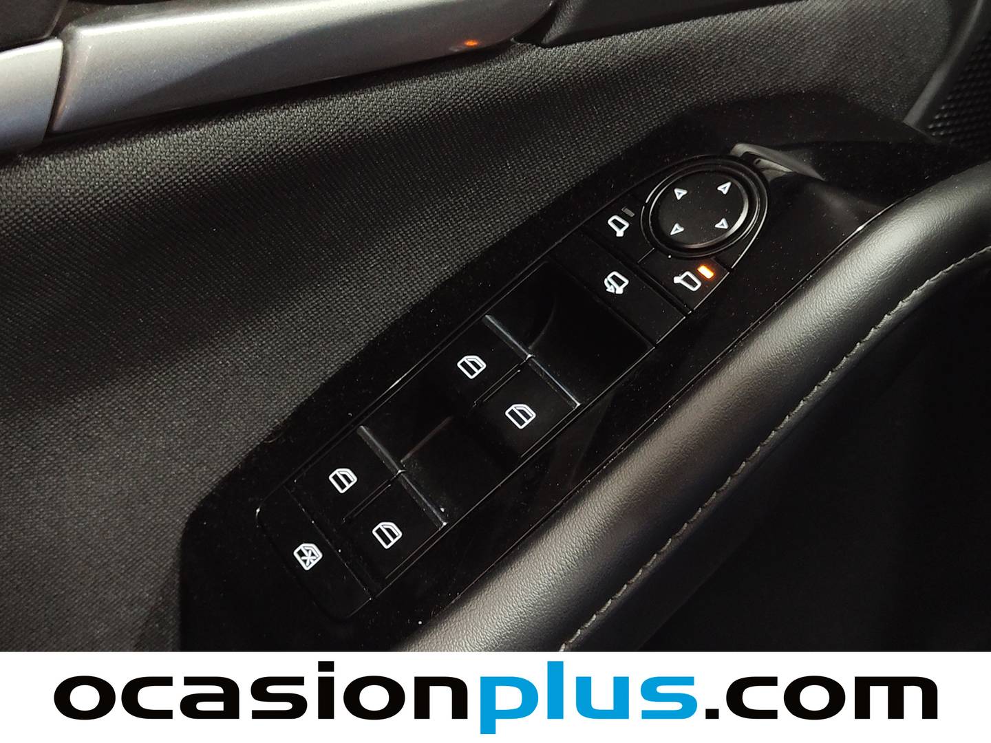 Foto Mazda CX-30 Mazda CX-30 2.5 e-Skyactive G MHEV Prime-Line AT (140 CV)