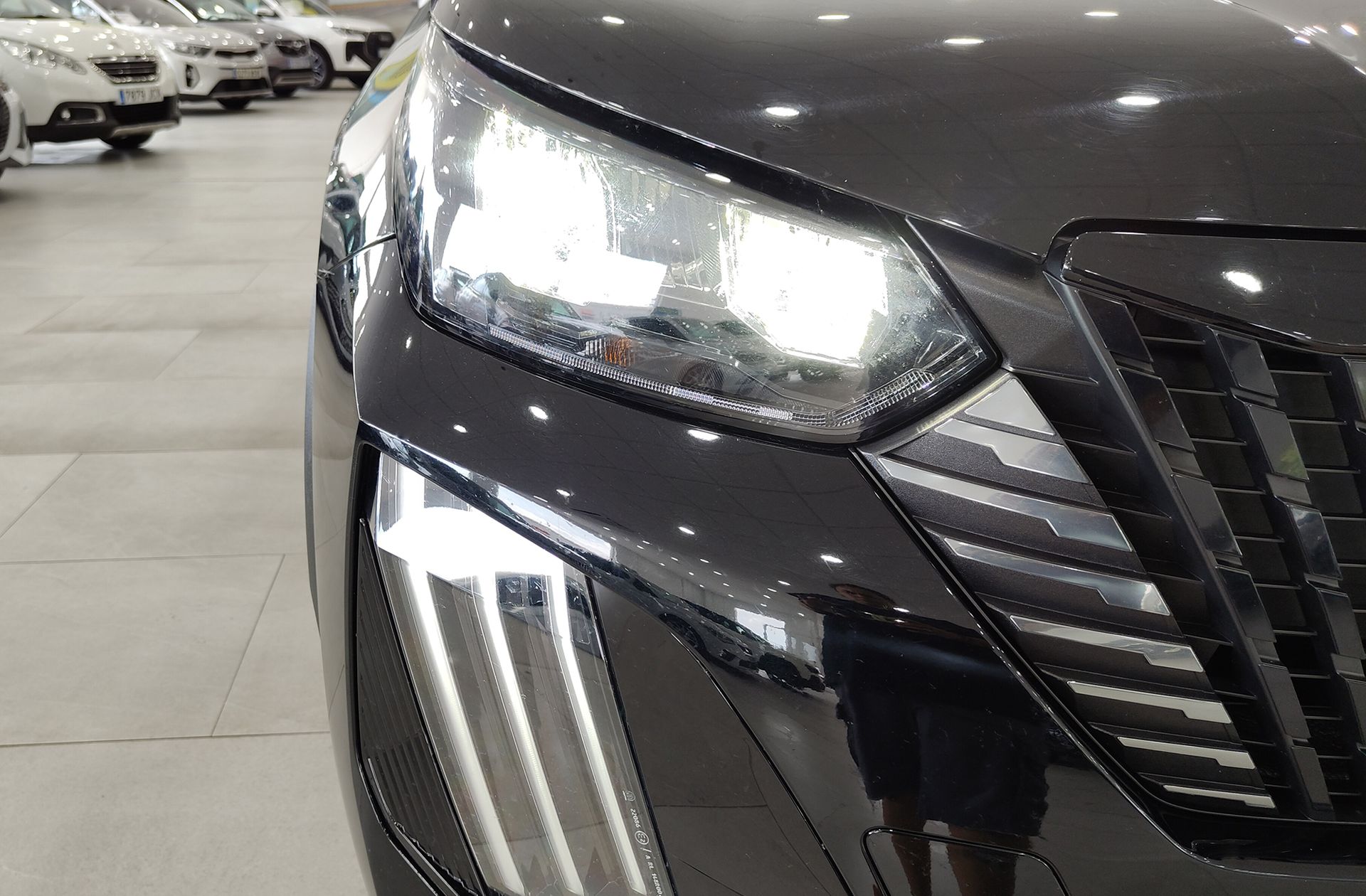 Peugeot 2008 Allure Hybrid eDCS6 - foto 14