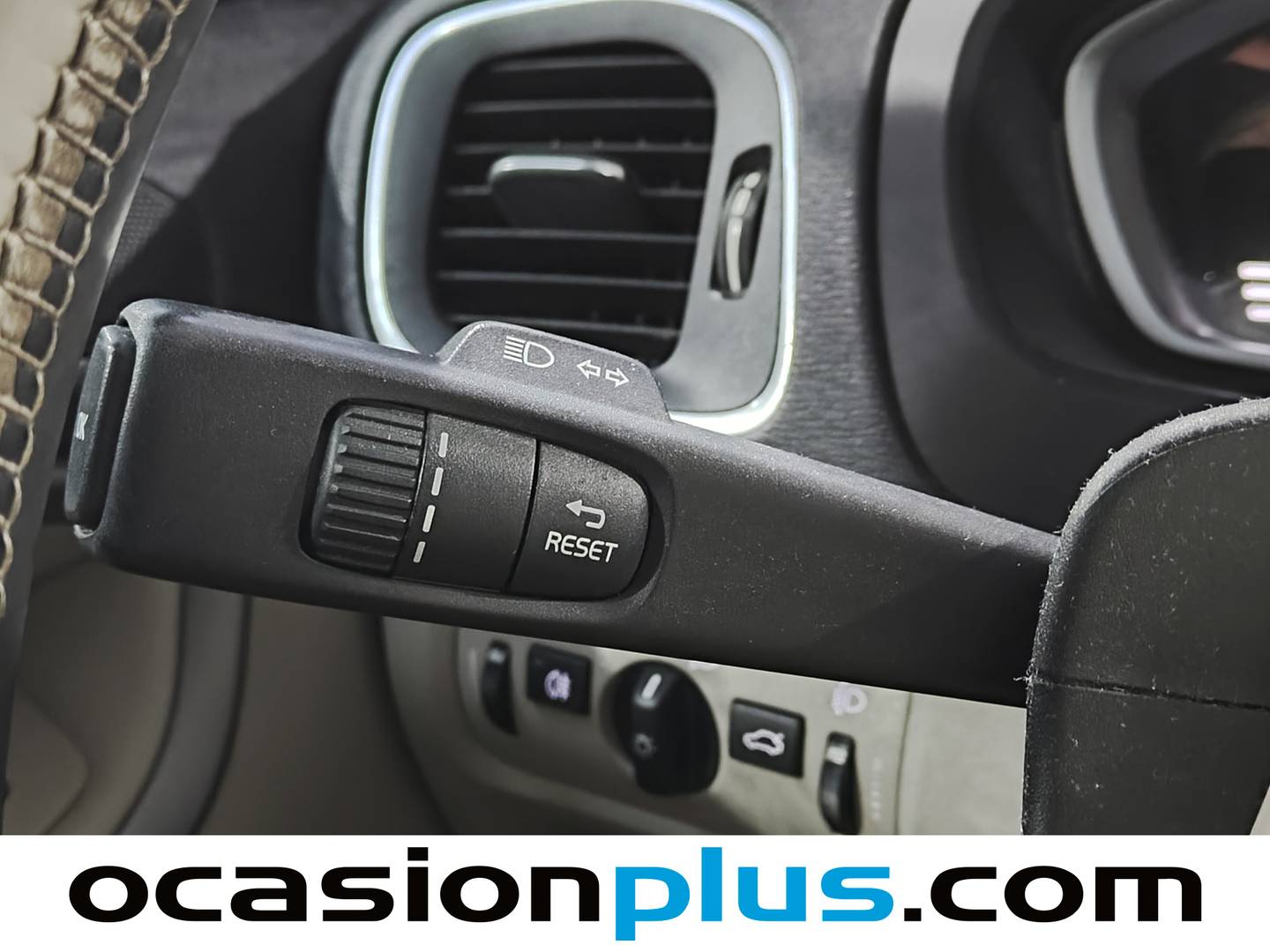 Foto Volvo V40 Volvo V40 D2 Momentum(120 CV)